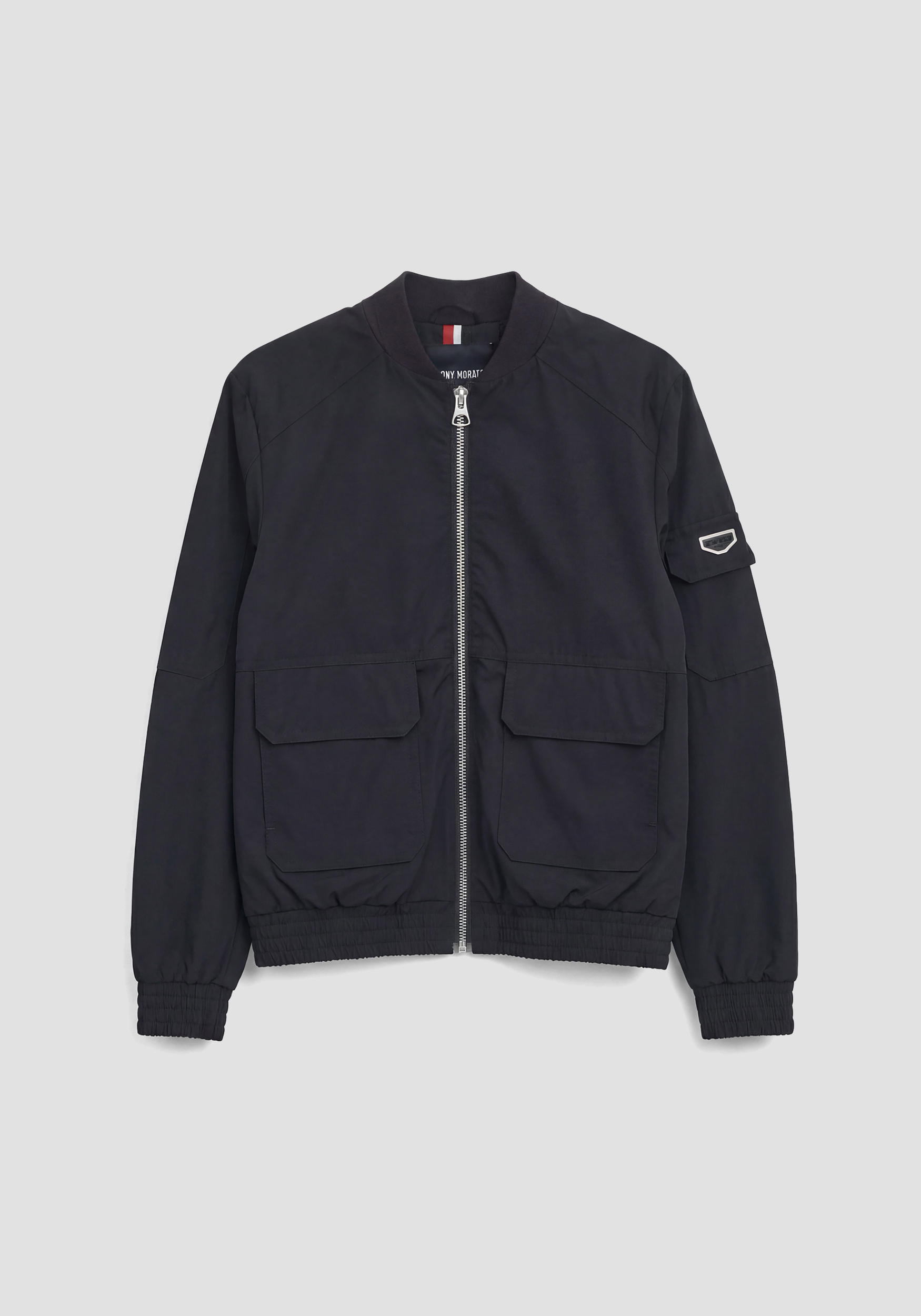 CHAQUETA BOMBER CON BOLSILLOS Y CREMALLERA