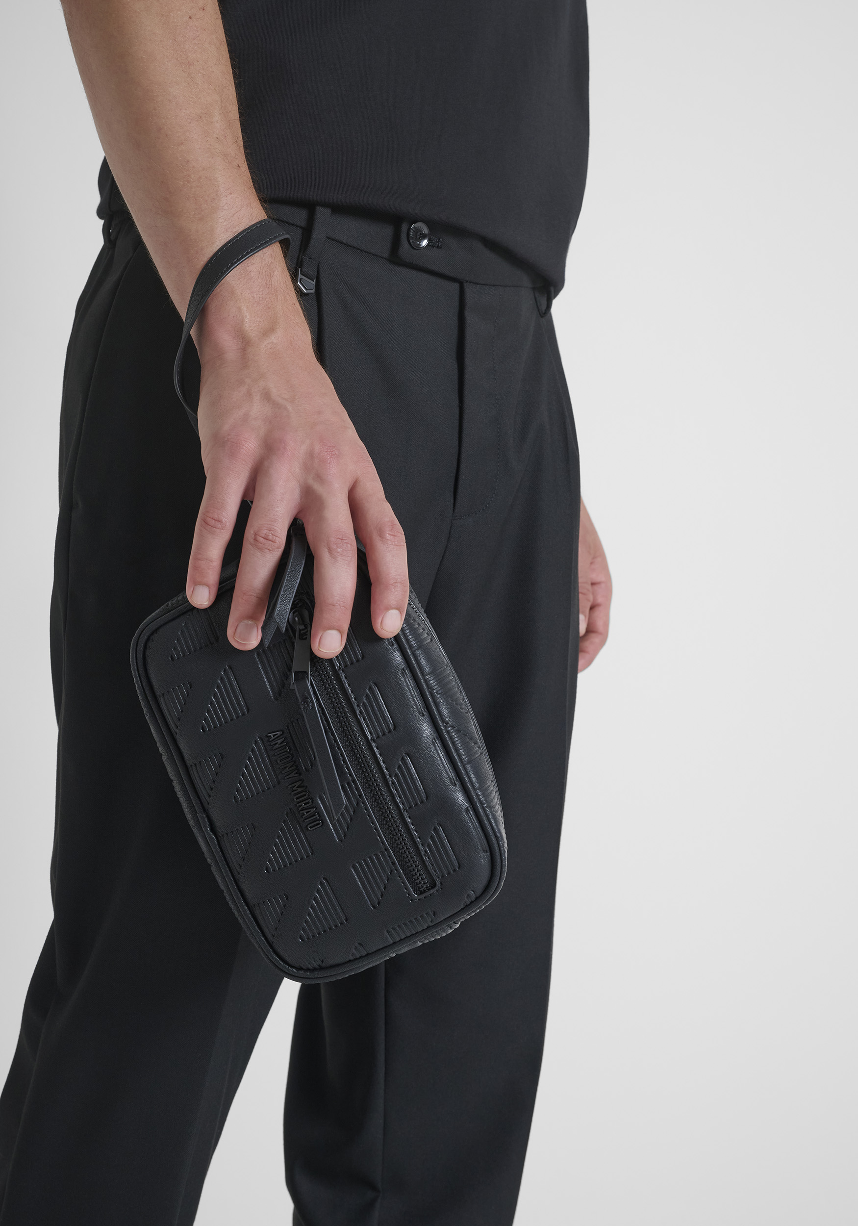 BOLSA DE POLIPIEL CON CORDÓN