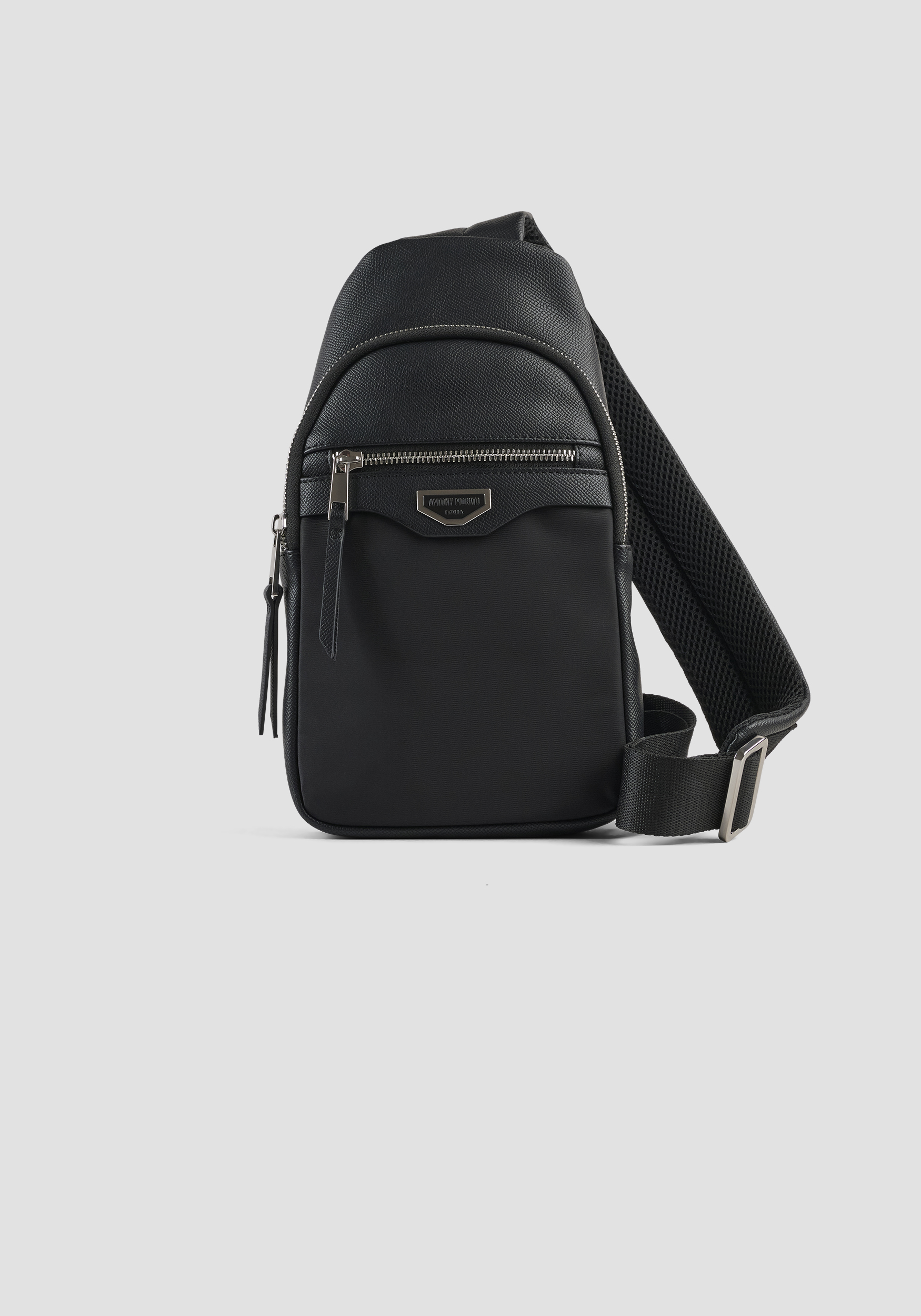 MOCHILA DE HOMBRO DE NAILON Y PIEL SINTÉTICA