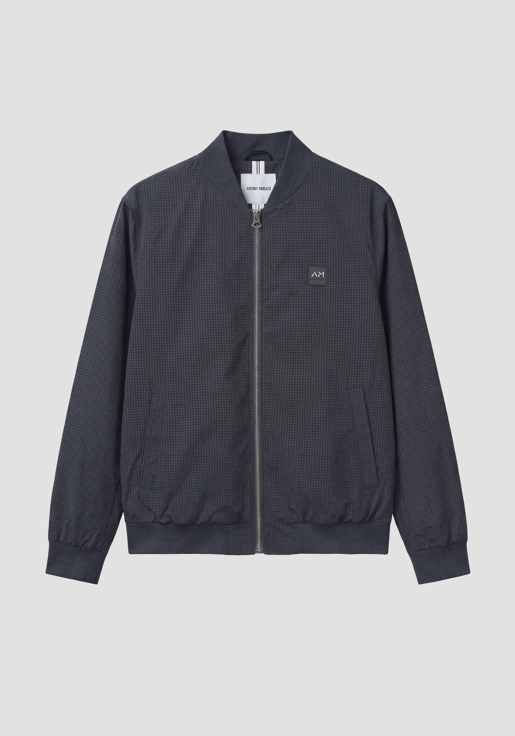 BÓMBER REGULAR FIT DE TEJIDO TÉCNICO CON PARCHE