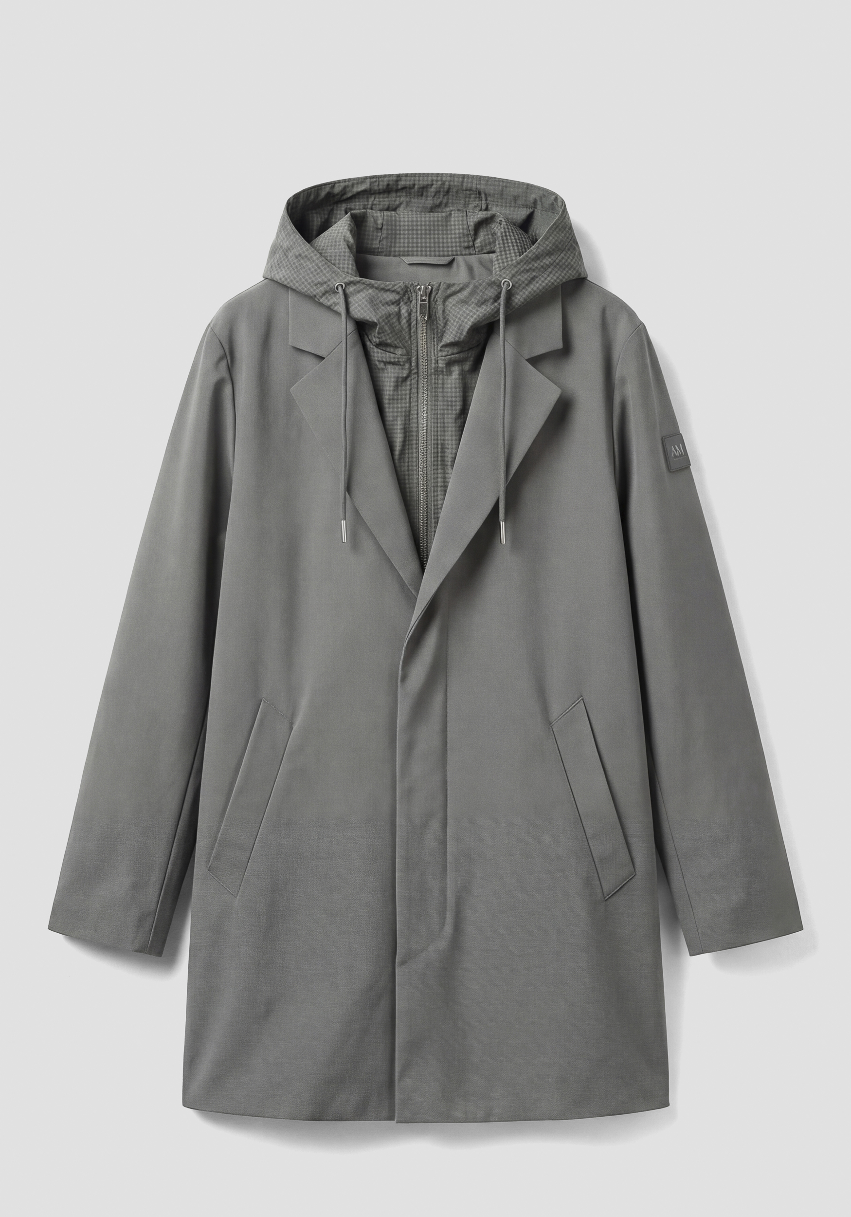 IMPERMEABLE REGULAR FIT DE TEJIDO TÉCNICO