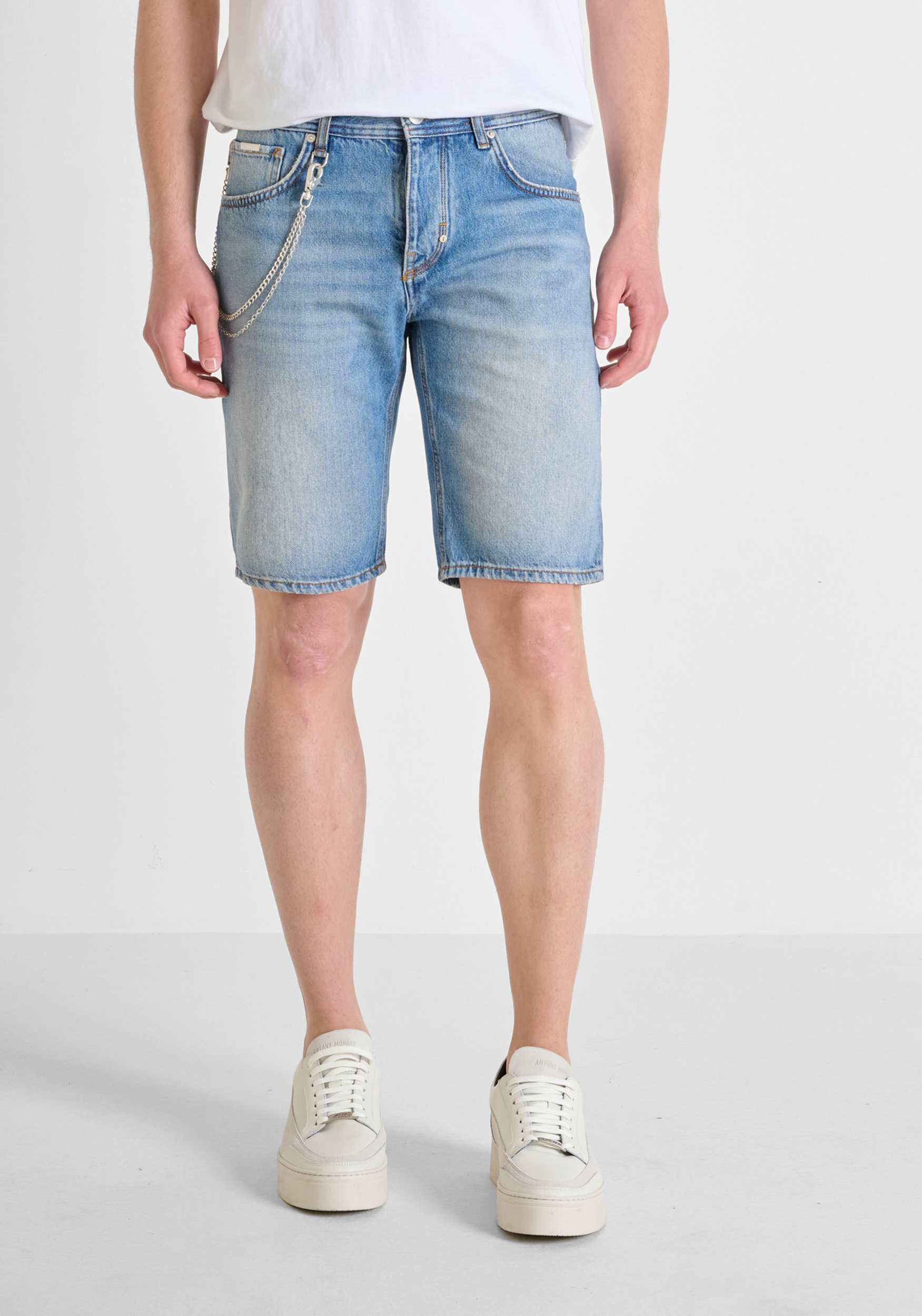 PANTALONES CORTOS SLIM FIT «JIMI» EN TEJIDO VAQUERO