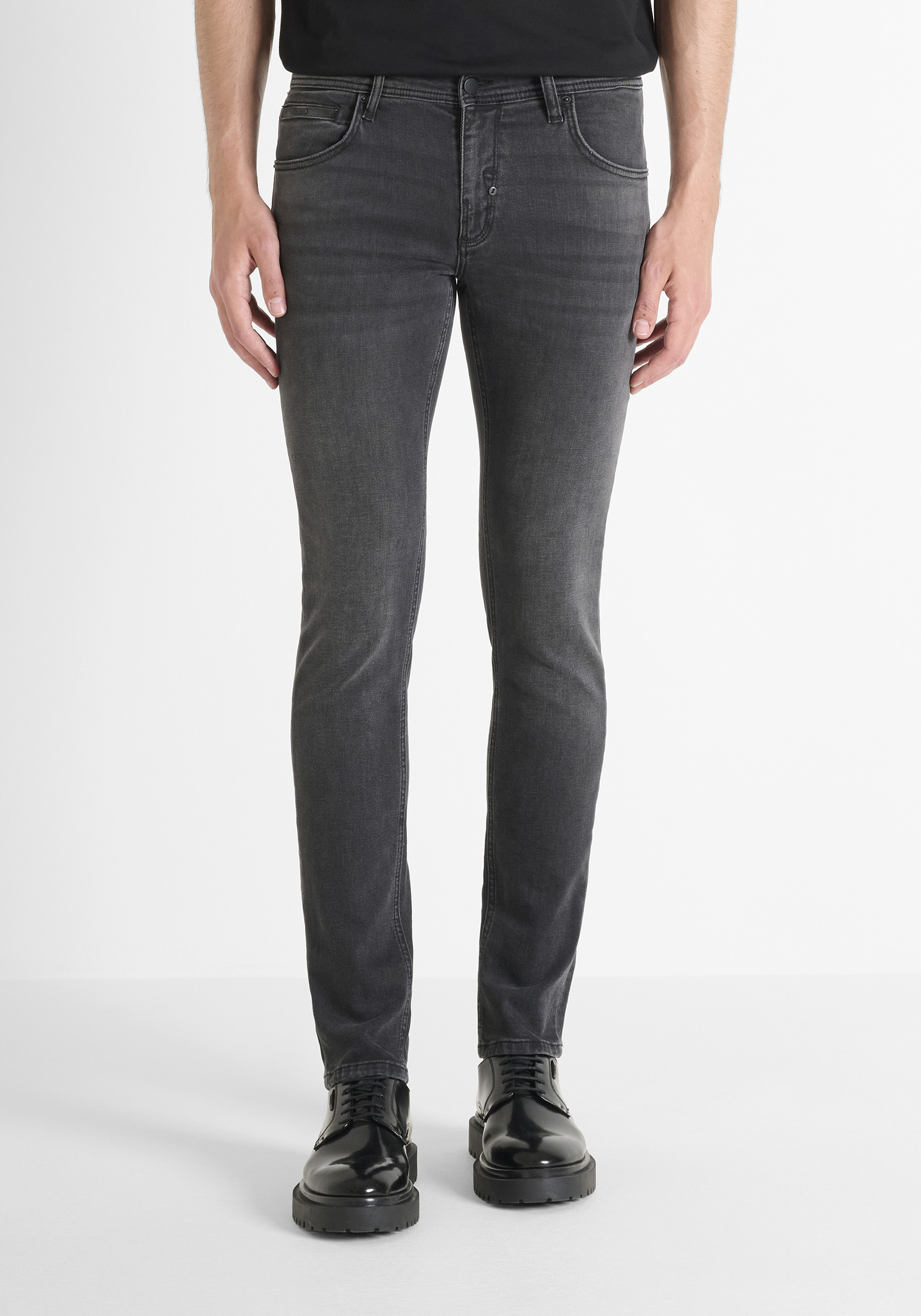 VAQUEROS «GILMOUR» SUPER SKINNY FIT EN DENIM NEGRO