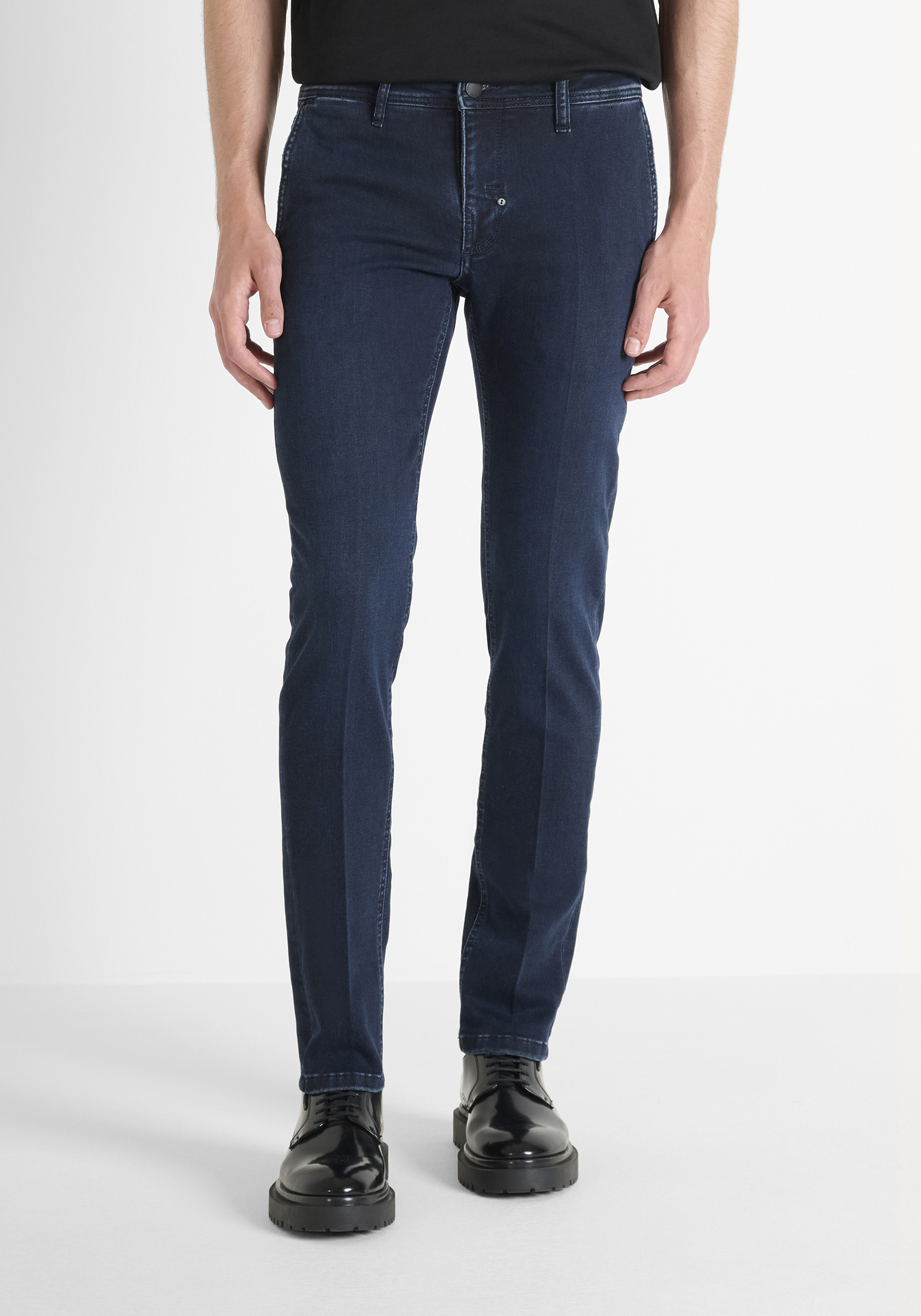 VAQUEROS «MASON» SKINNY FIT EN DENIM ELÁSTICO