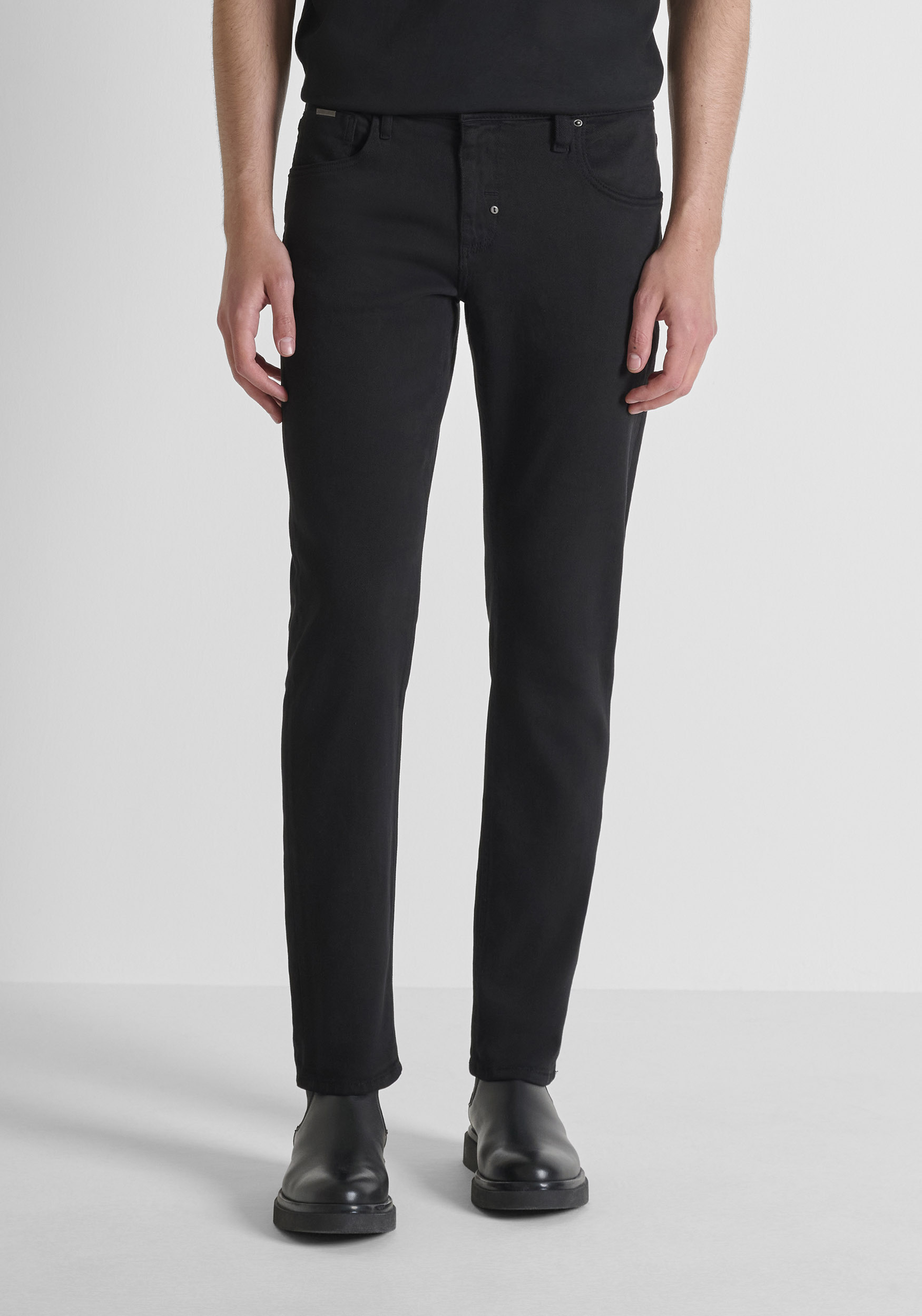 VAQUEROS COMFORT TAPERED FIT «KURT» EN DENIM DE COLOR