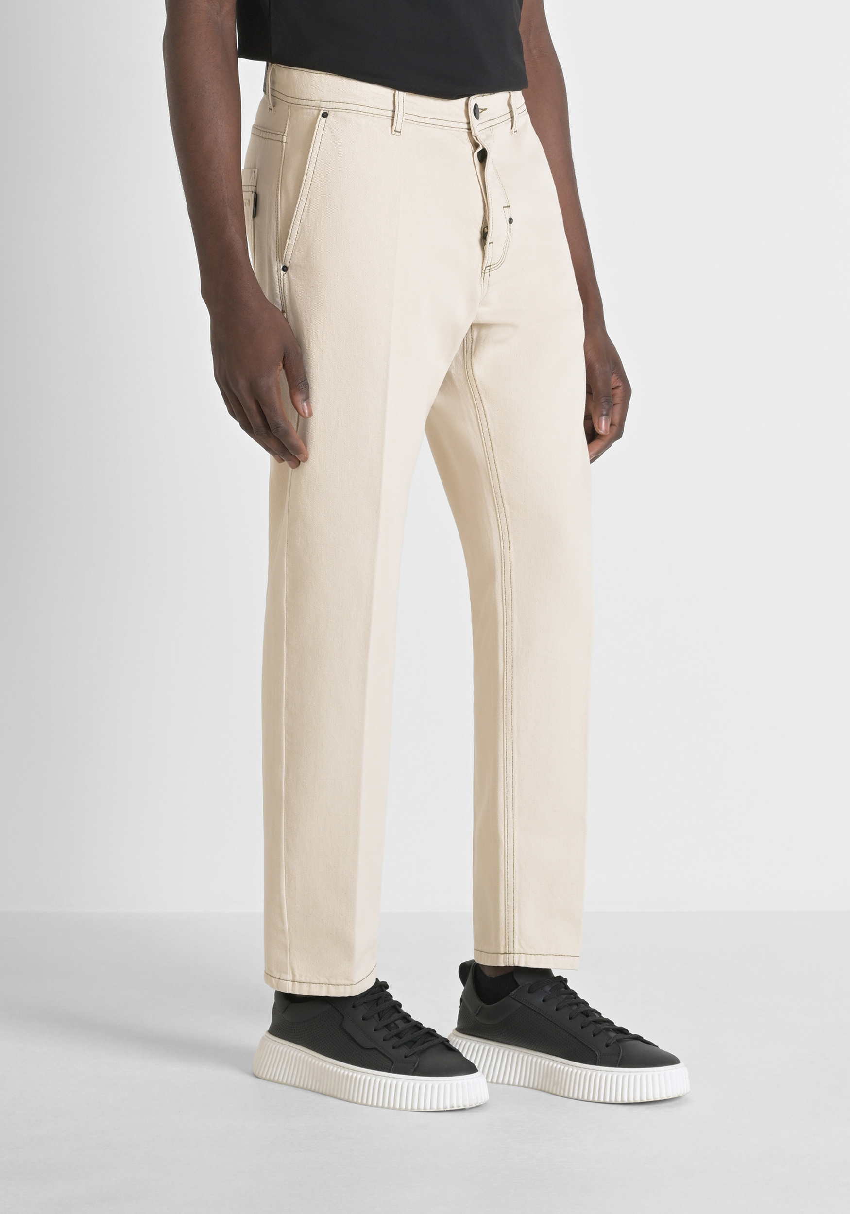 VAQUEROS REGULAR FIT «TREY» DE ALGODÓN SUAVE CLARO