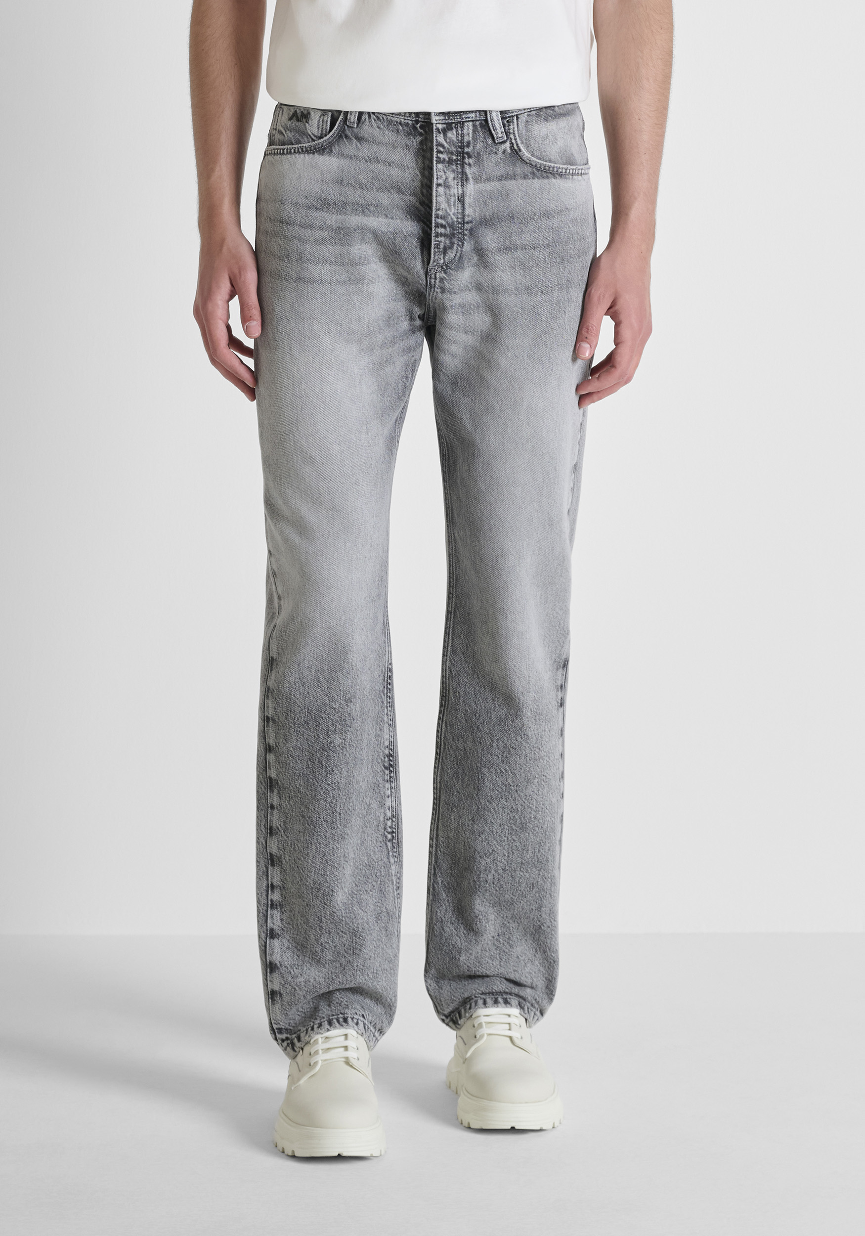 VAQUEROS FLARED STRAIGHT «BRAD» DE TEJIDO VAQUERO GRIS