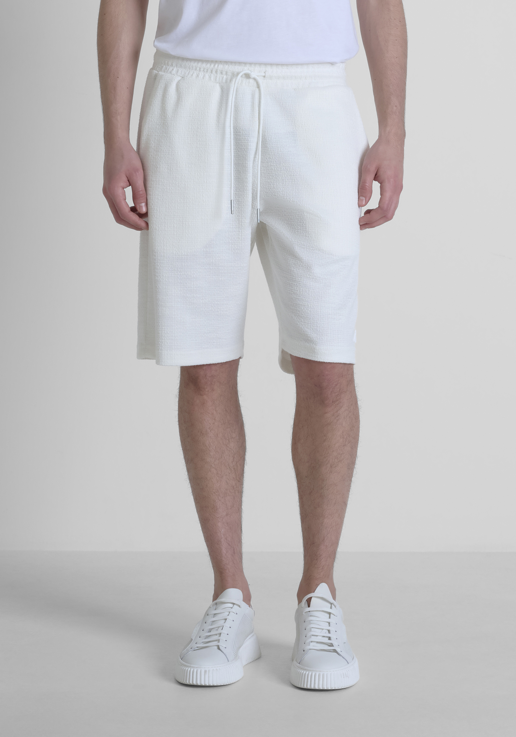 SHORTS DE FELPA REGULAR FIT ESTILO CARGO DE MEZCLA DE ALGODÓN