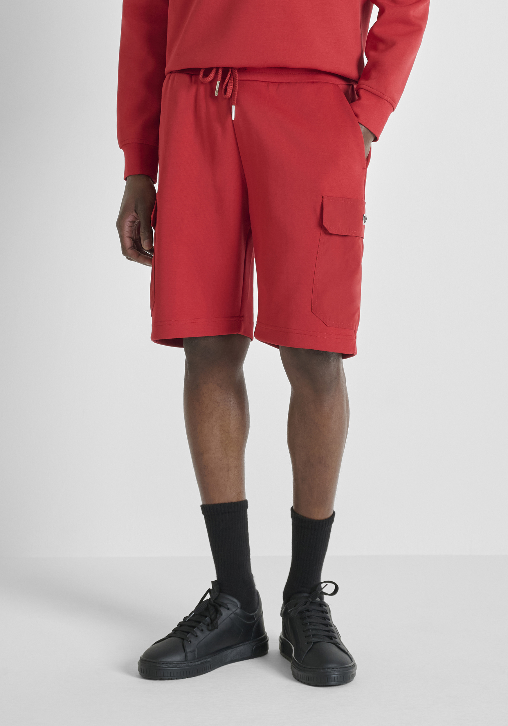 PANTALONES CORTOS REGULAR FIT DE MEZCLA DE ALGODÓN INTERLOCK CON BOLSILLOS