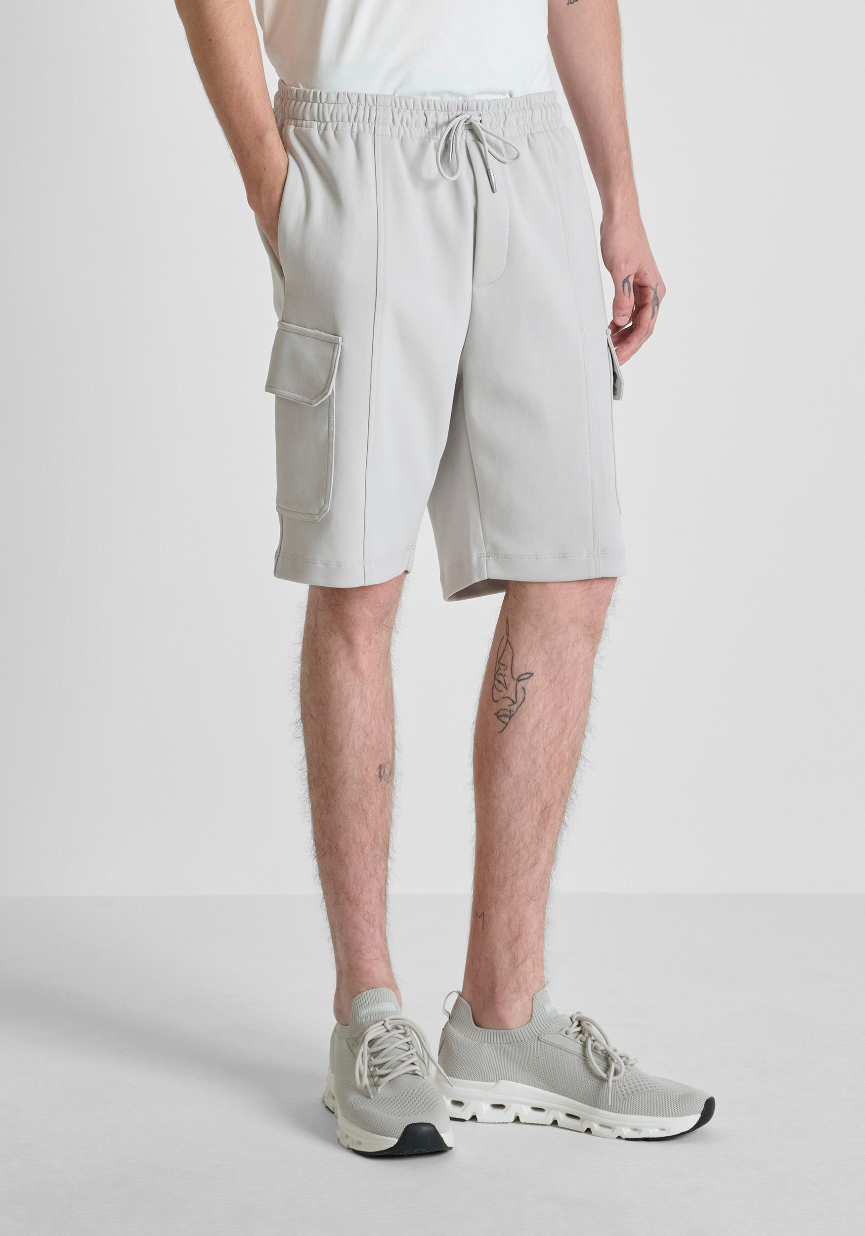 PANTALONES CORTOS REGULAR FIT DE MEZCLA DE ALGODÓN CON BOLSILLOS