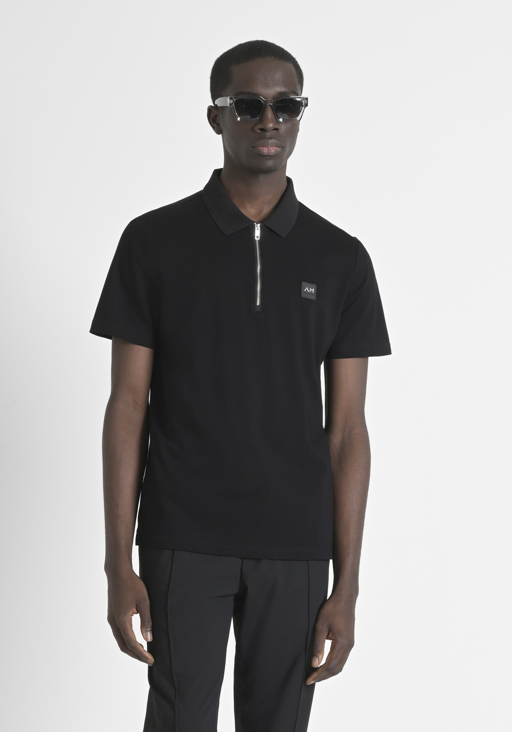POLO REGULAR FIT IN PIQUET COTTON WITH METAL BADGE