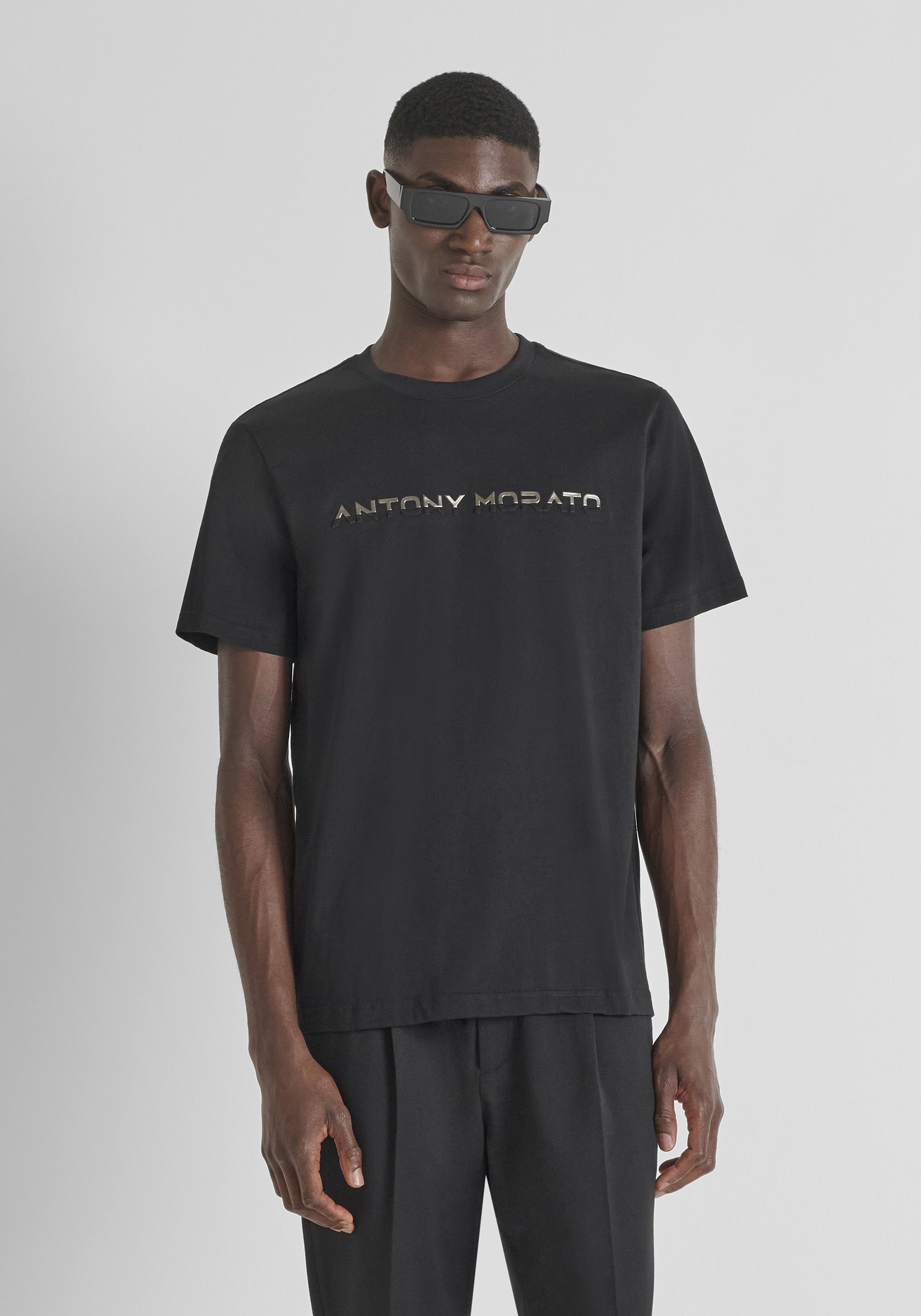 CAMISETA REGULAR FIT EN JERSEY DE ALGODÓN CON ESTAMPADO DE LOGO LAMINADO