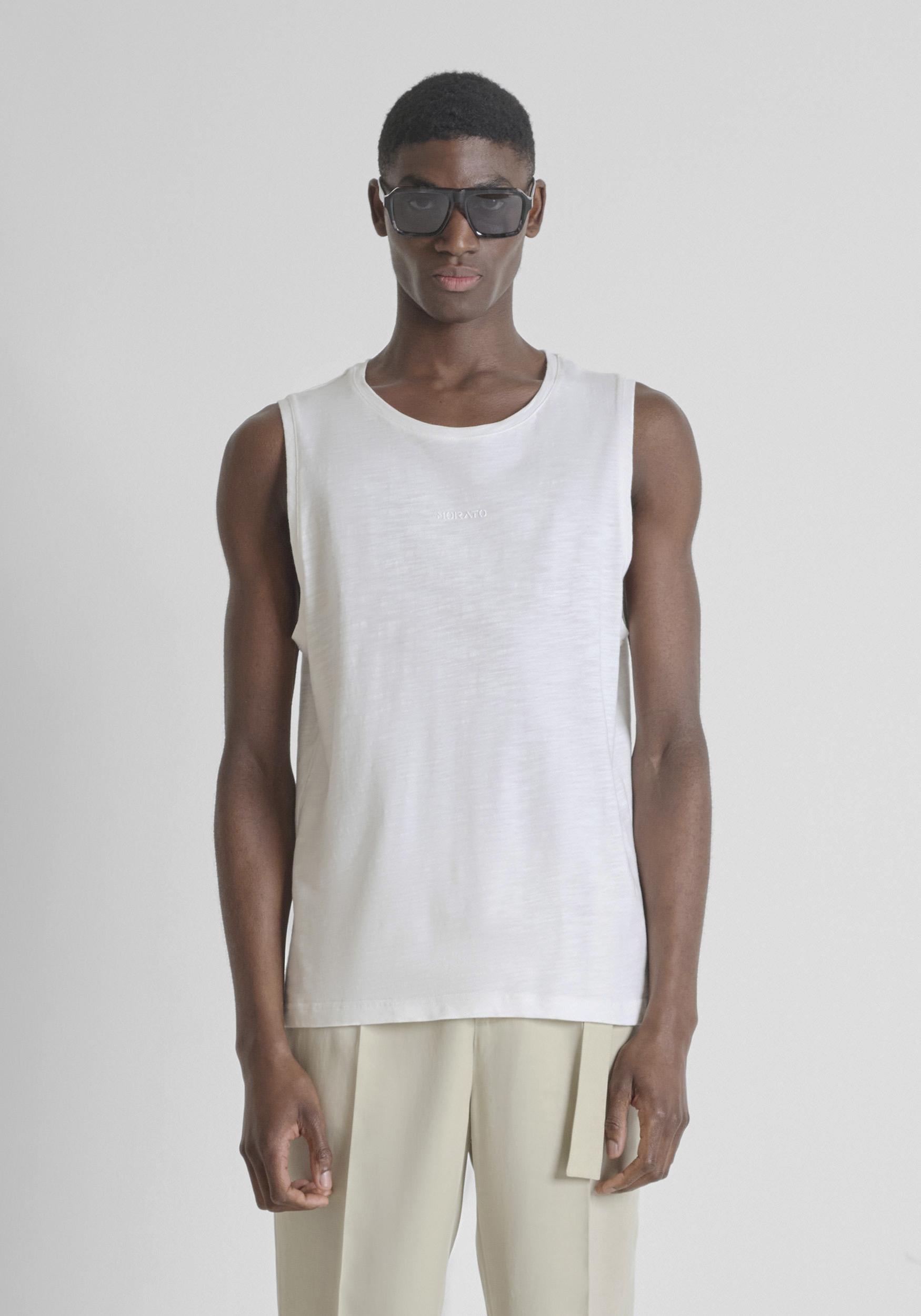 CAMISETA SIN MANGAS REGULAR FIT DE ALGODÓN CON SISA ANCHA