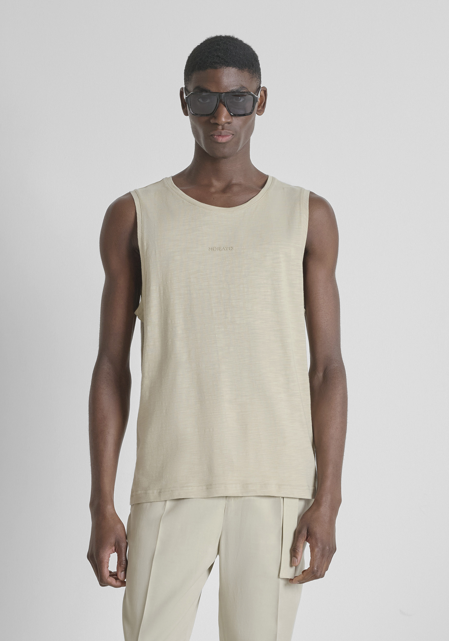 CAMISETA SIN MANGAS REGULAR FIT DE ALGODÓN CON SISA ANCHA