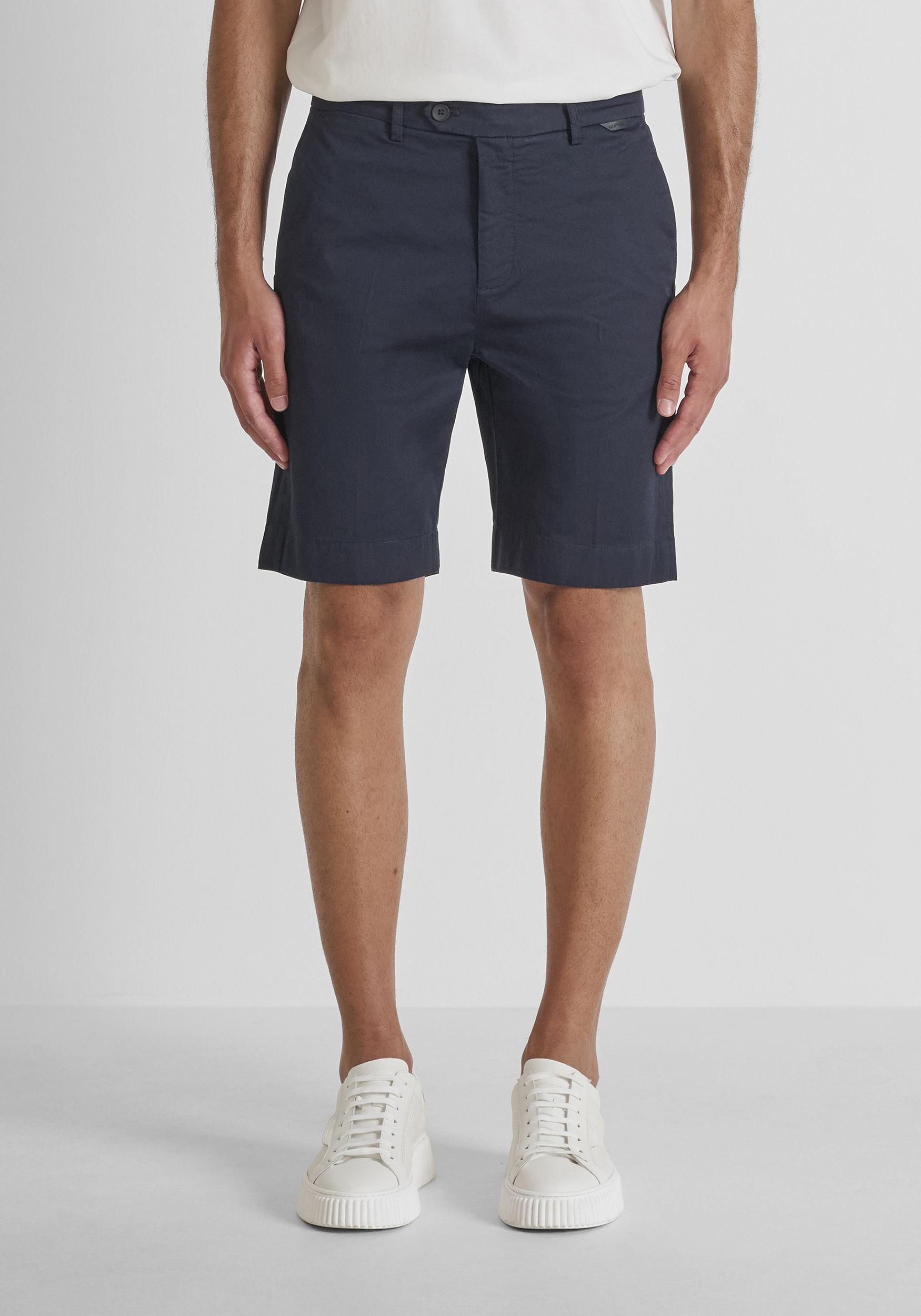 PANTALONES CORTOS SLIM FIT «MARK» DE SARGA DE ALGODÓN ELÁSTICO