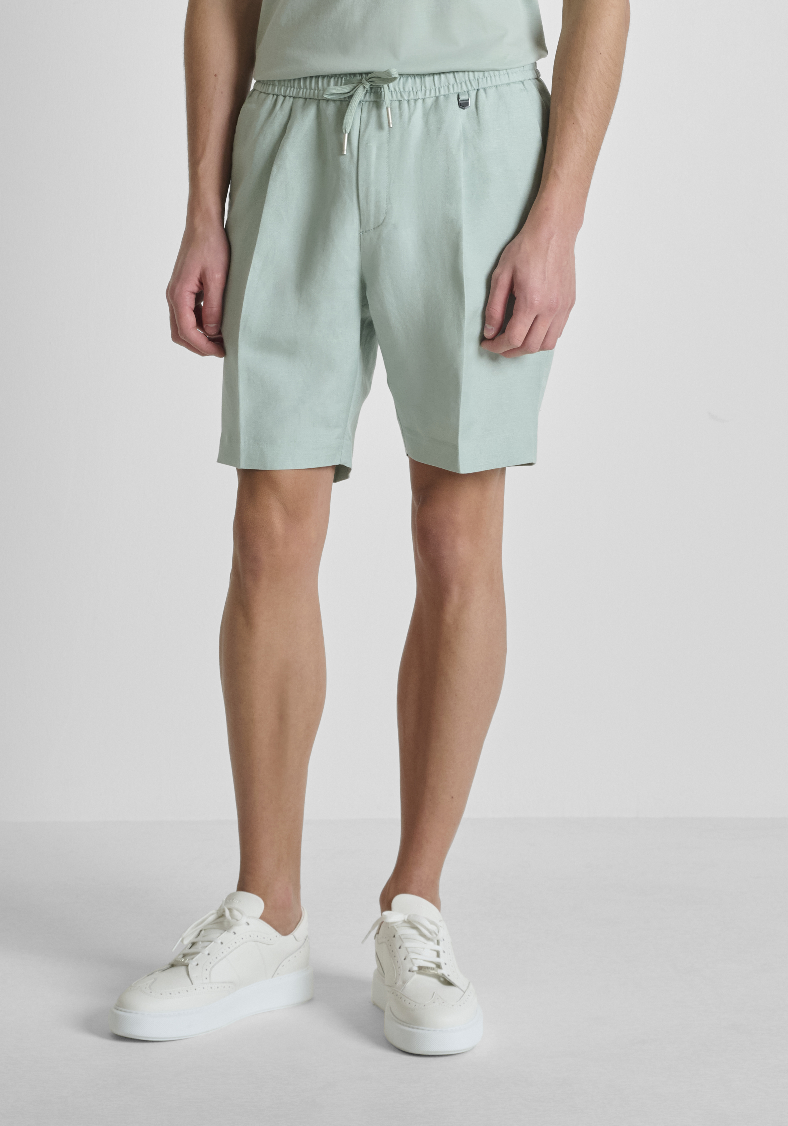 PANTALONES CORTOS REGULAR FIT «NEIL» DE MEZCLA DE LINO Y VISCOSA SLUB