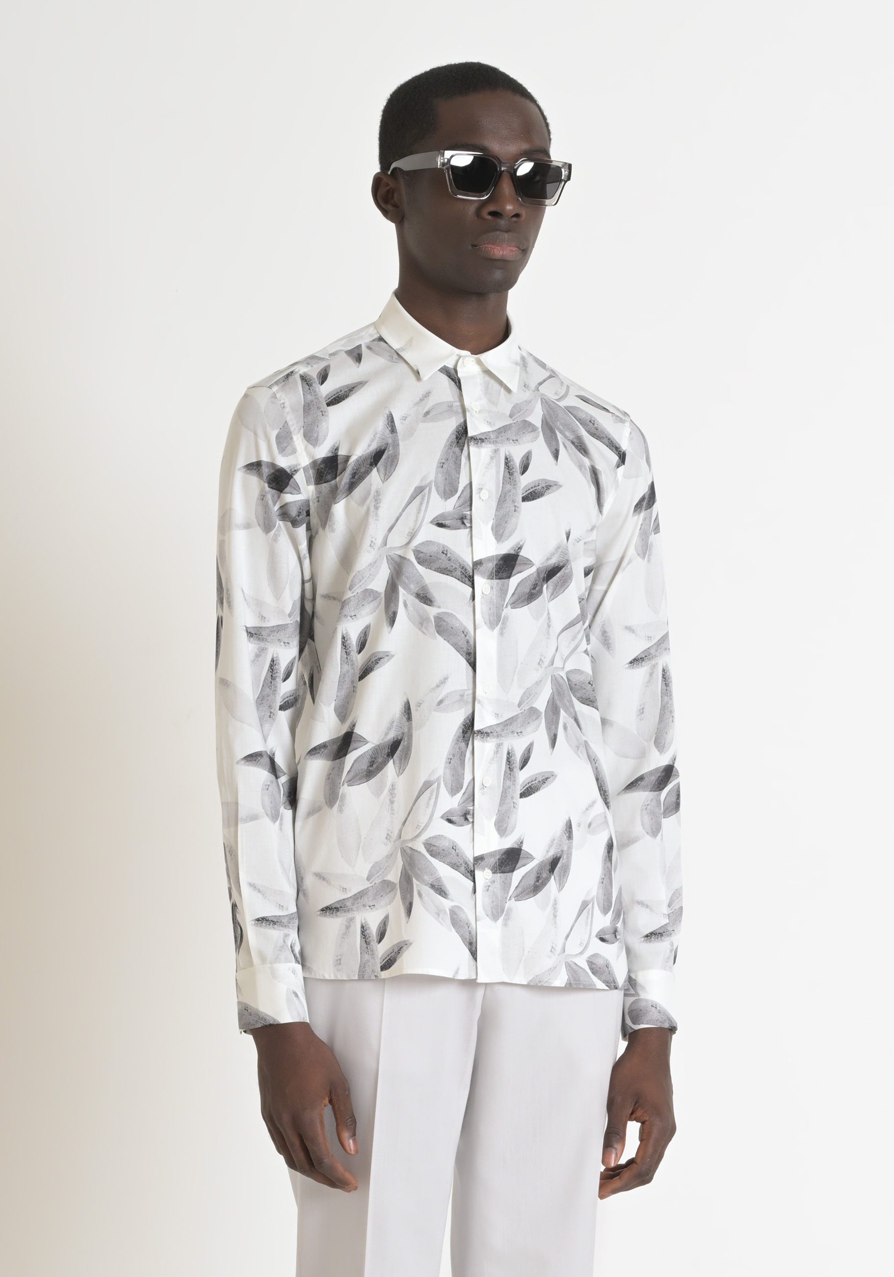 CAMISA REGULAR STRAIGHT FIT «BARCELLONA» DE MEZCLA DE ALGODÓN Y VISCOSA