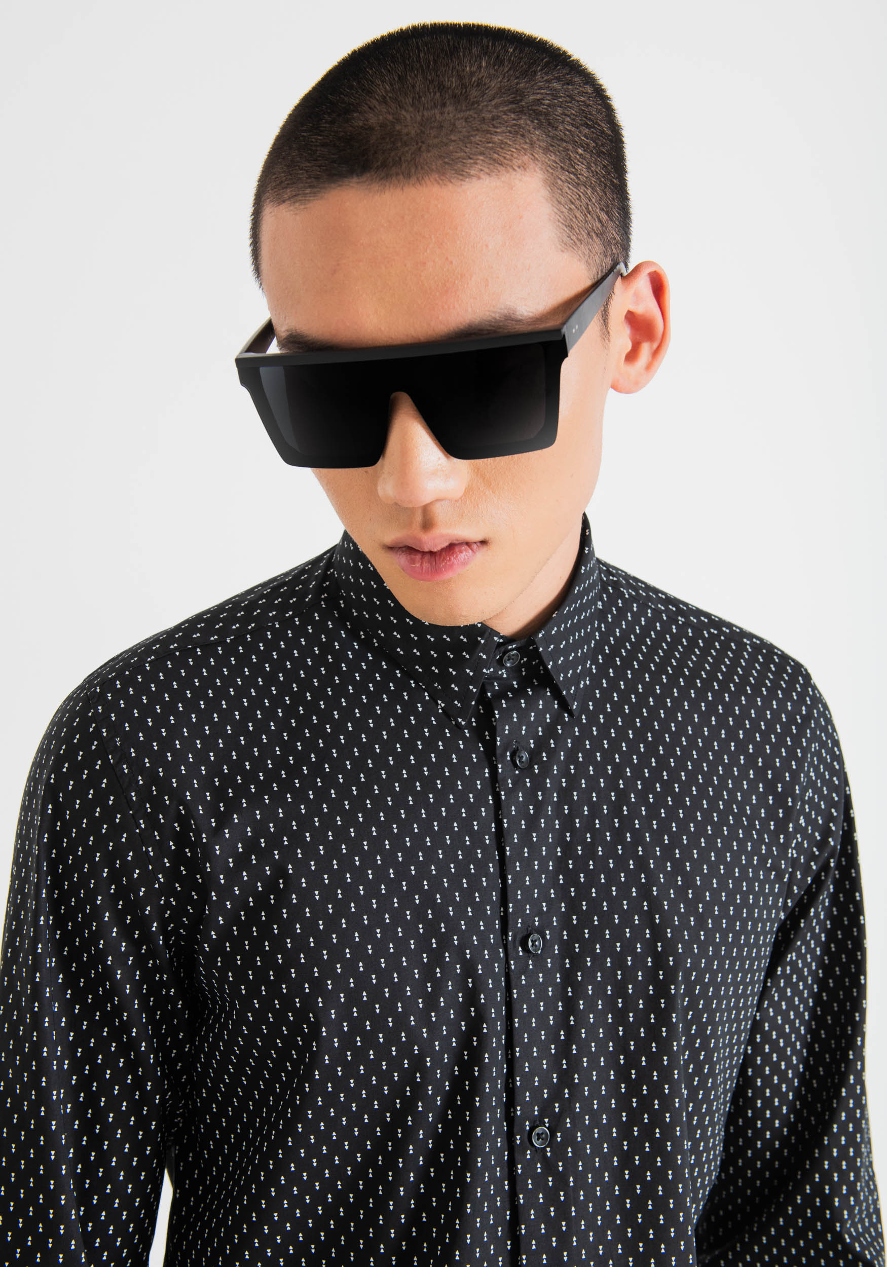 CAMISA SLIM FIT «NAPOLI» DE ALGODÓN SUAVE AL TACTO CON MICROESTAMPADO INTEGRAL