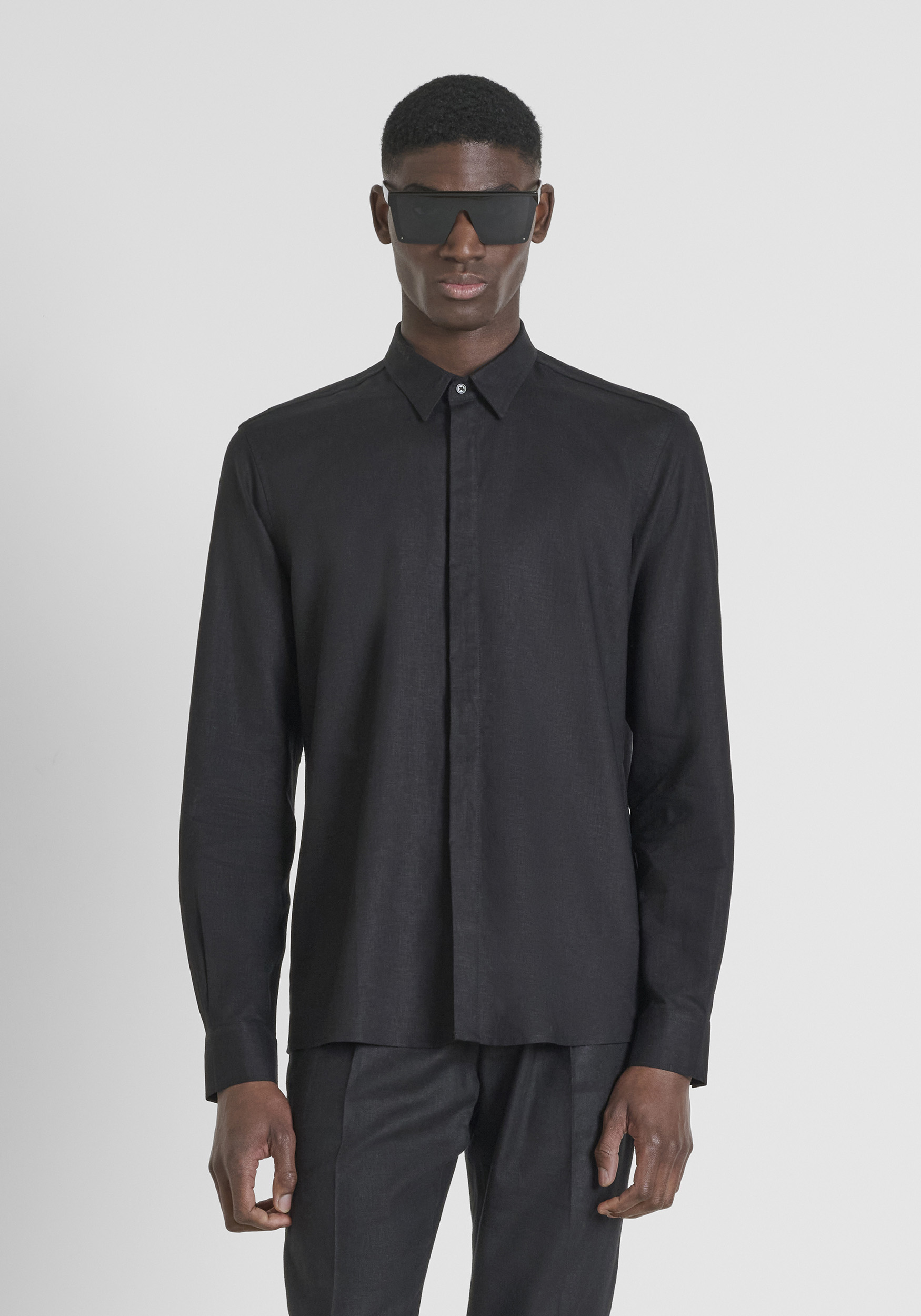 CAMISA REGULAR FIT «SMIRNE» EN SUAVE MEZCLA DE LINO Y VISCOSA