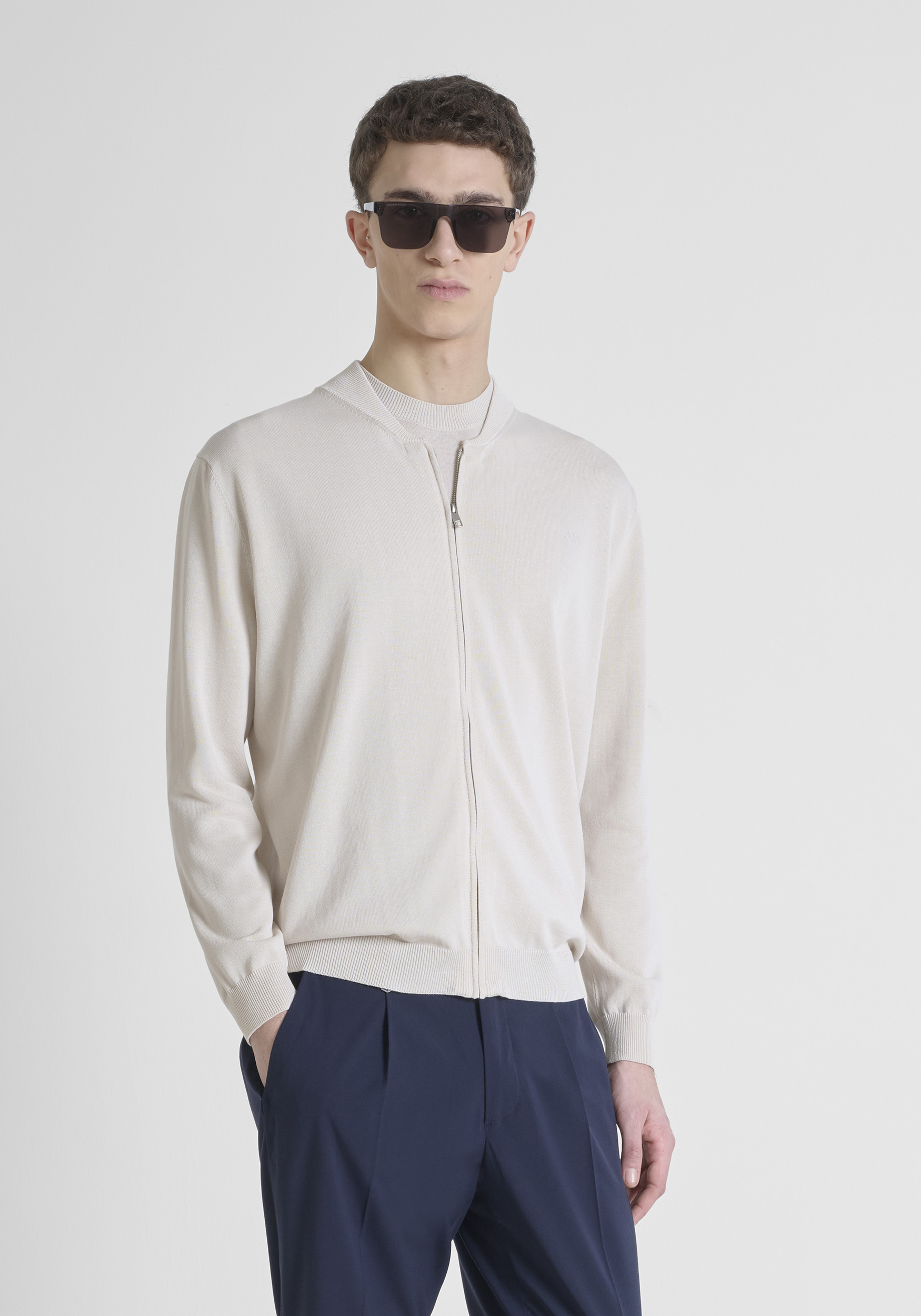 JERSEY REGULAR FIT DE MEZCLA DE ALGODÓN CON LOGOTIPO EN EL PECHO