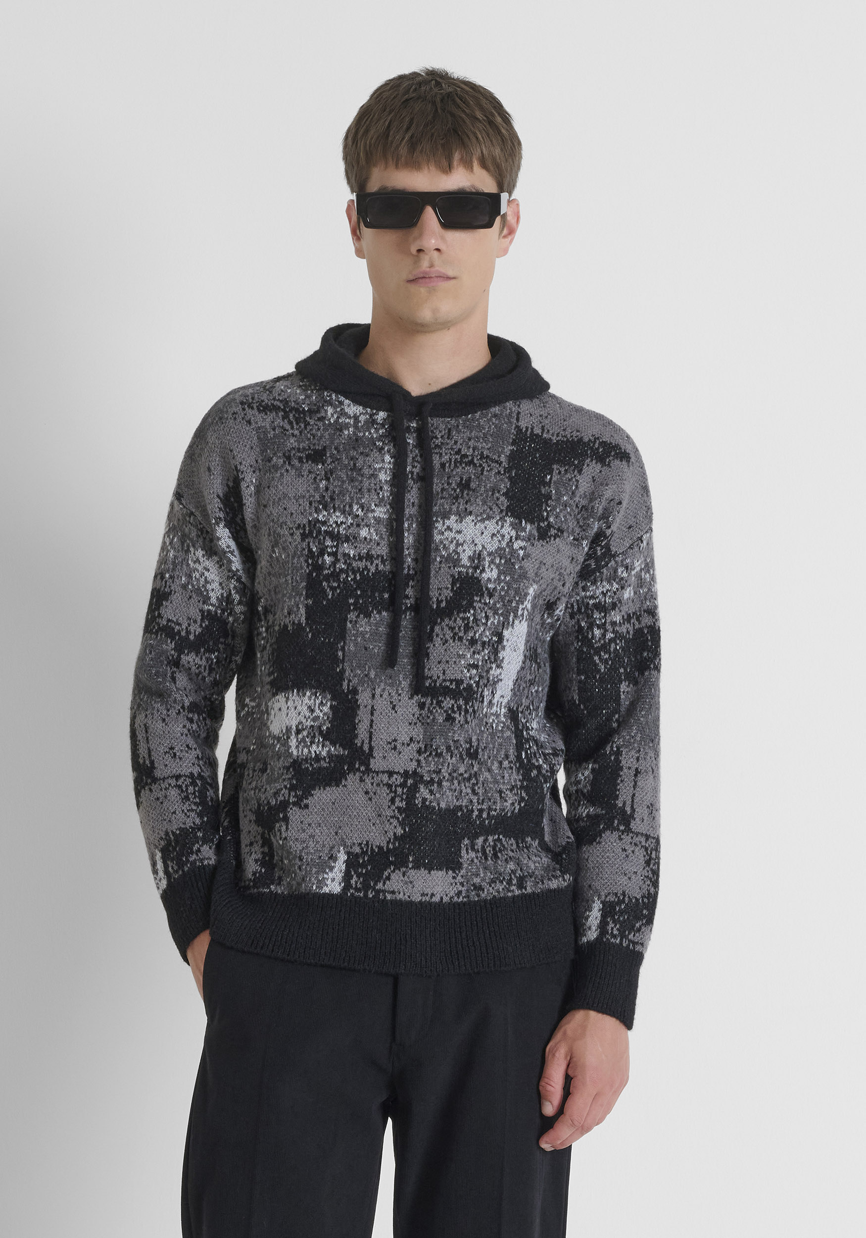 SUDADERA CON CAPUCHA RELAXED FIT EN HILO CÁLIDO