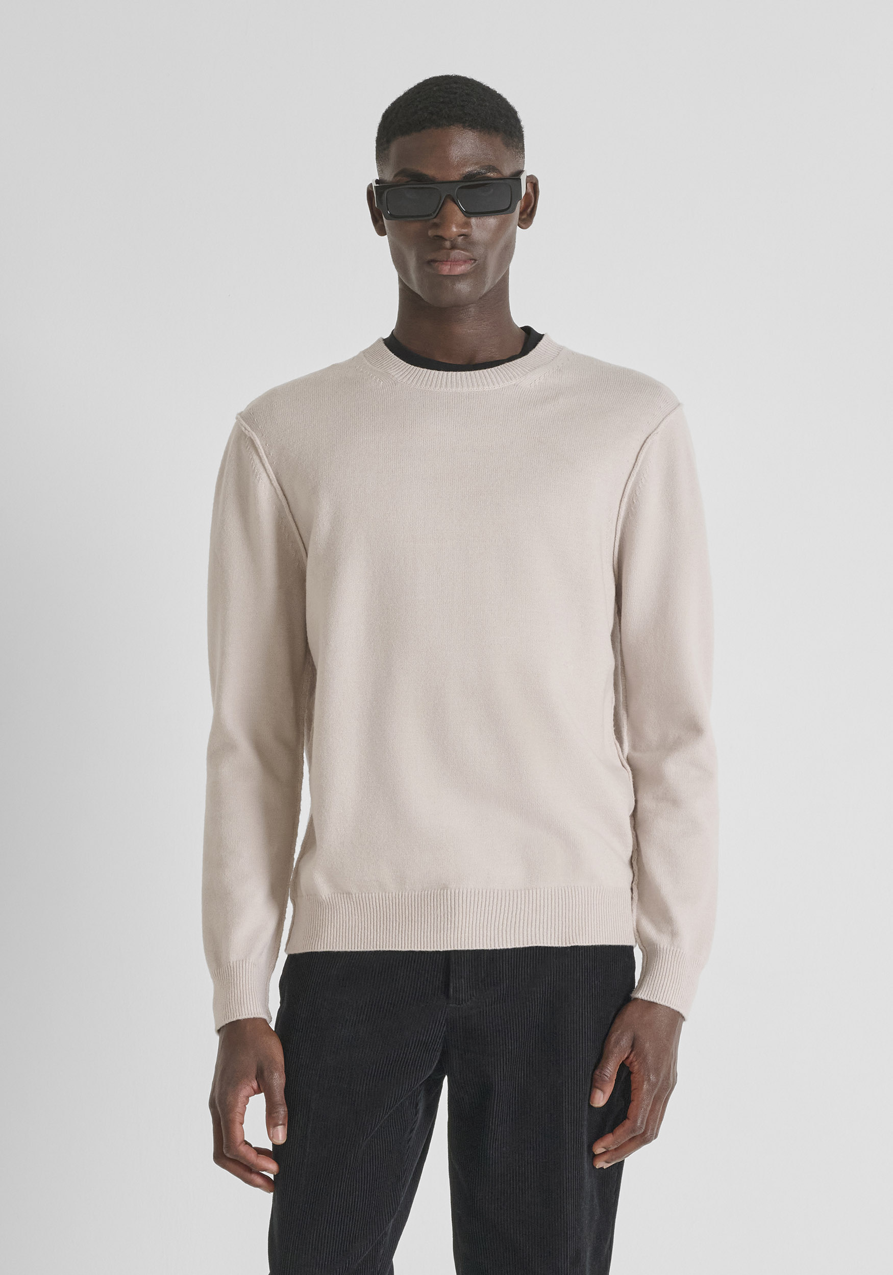 SUÉTER REGULAR FIT EN MEZCLA DE VISCOSA