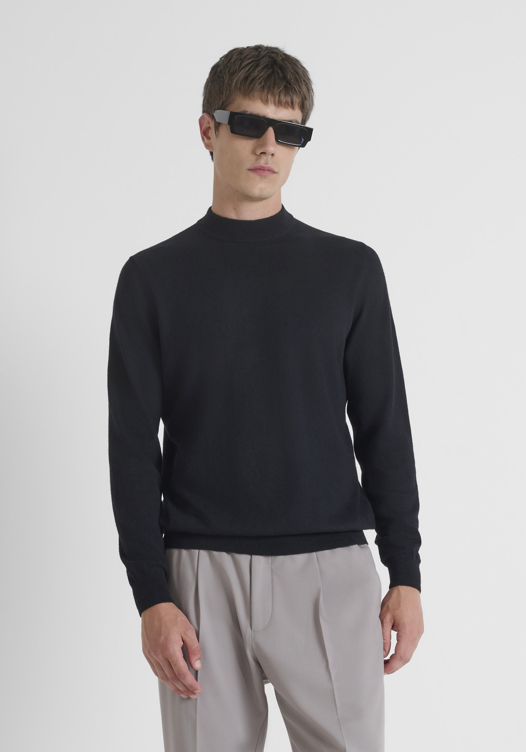 SUÉTER REGULAR FIT EN MEZCLA DE LANA Y CACHEMIR