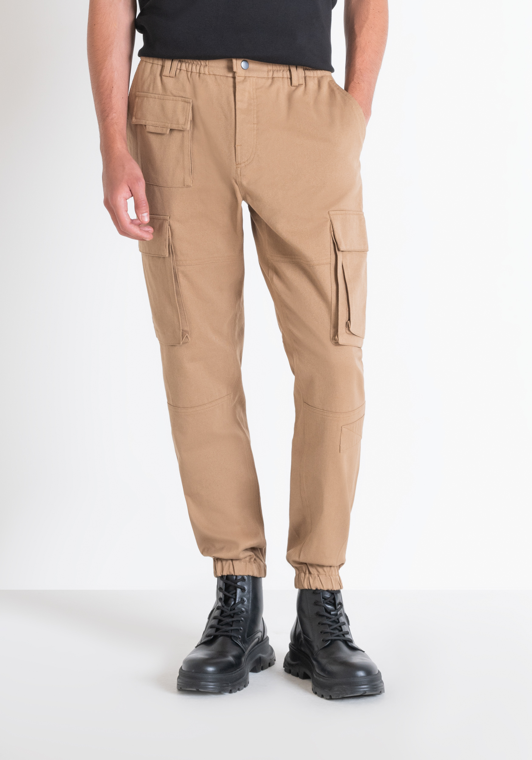 PANTALONES CARGO «DYLAN» REGULAR FIT EN BEIS DE MEZCLA DE VISCOSA