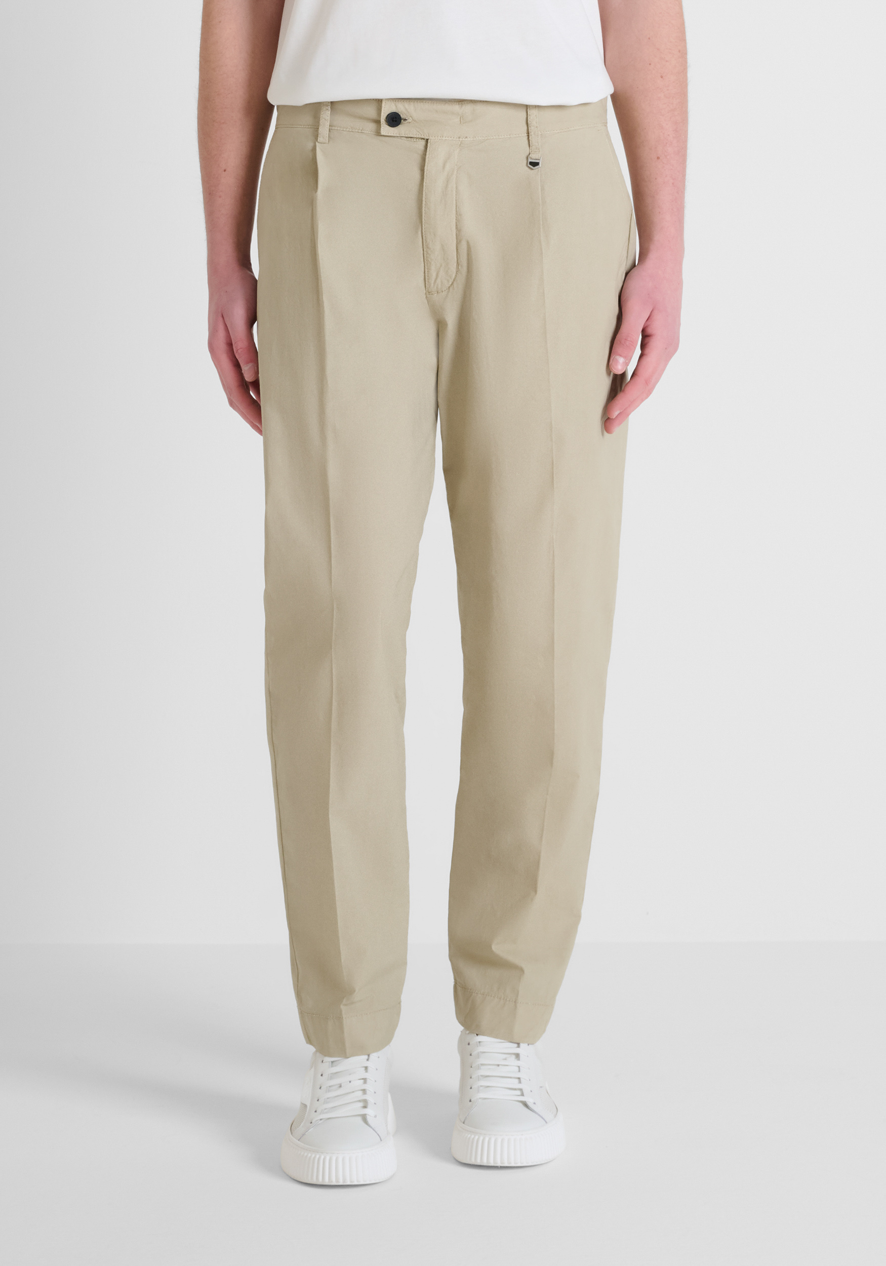 PANTALÓN REGULAR FIT «GAEL» DE ALGODÓN POPELÍN