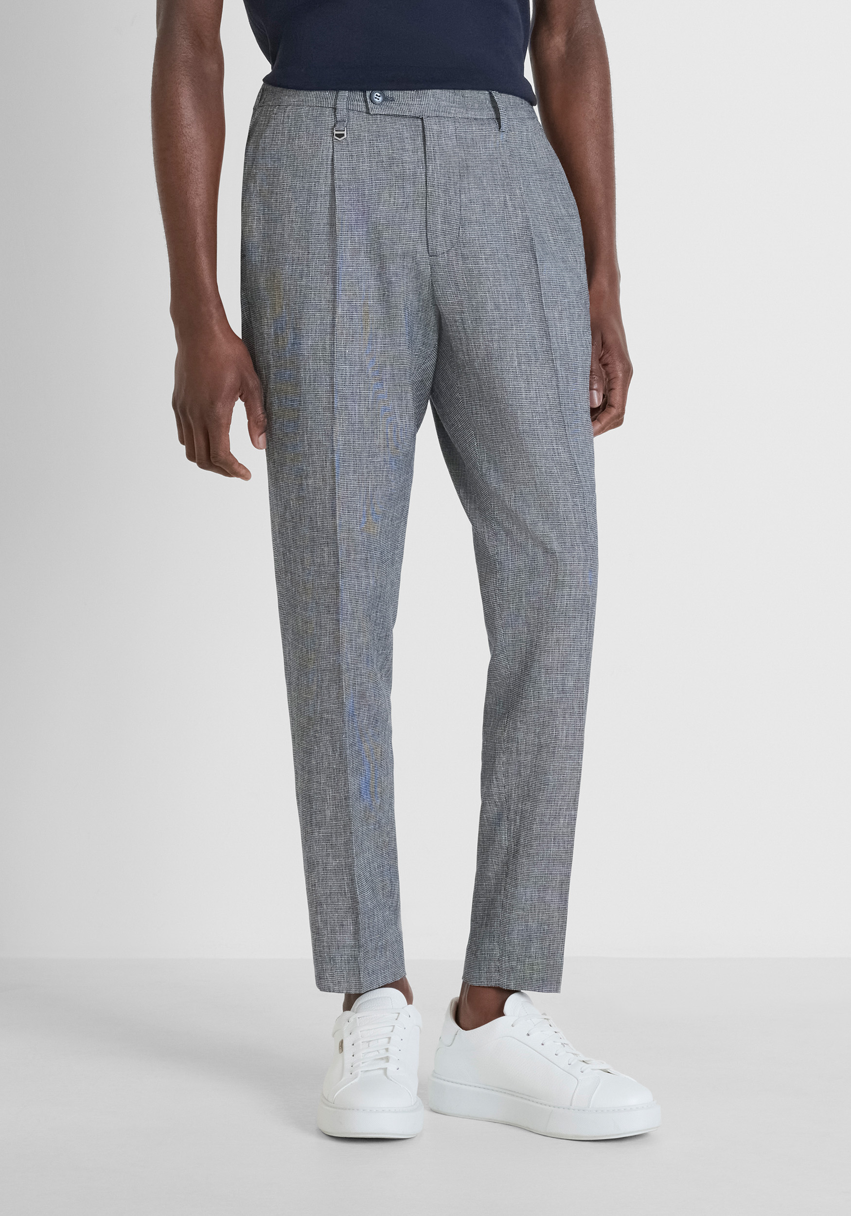 PANTALÓN REGULAR FIT «LUIS »EN TEJIDO ELÁSTICO MEZCLA DE LINO CON MICROPATRÓN