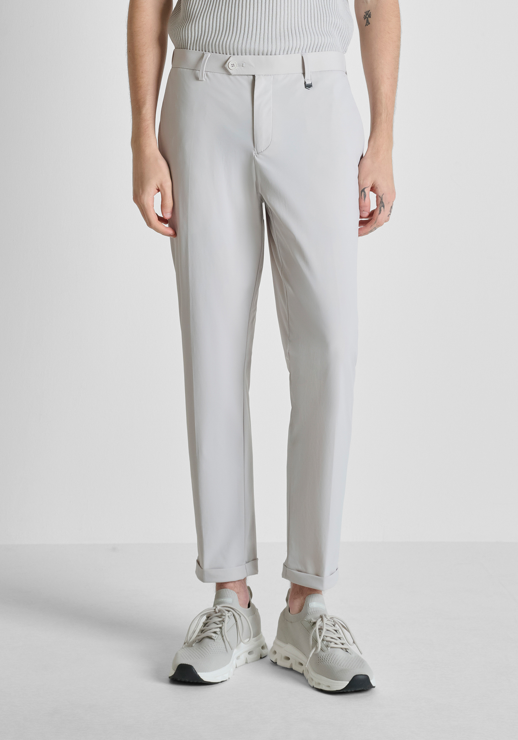 PANTALONES TOBILLEROS SLIM FIT «RAD» DE TEJIDO TÉCNICO BI-STRETCH