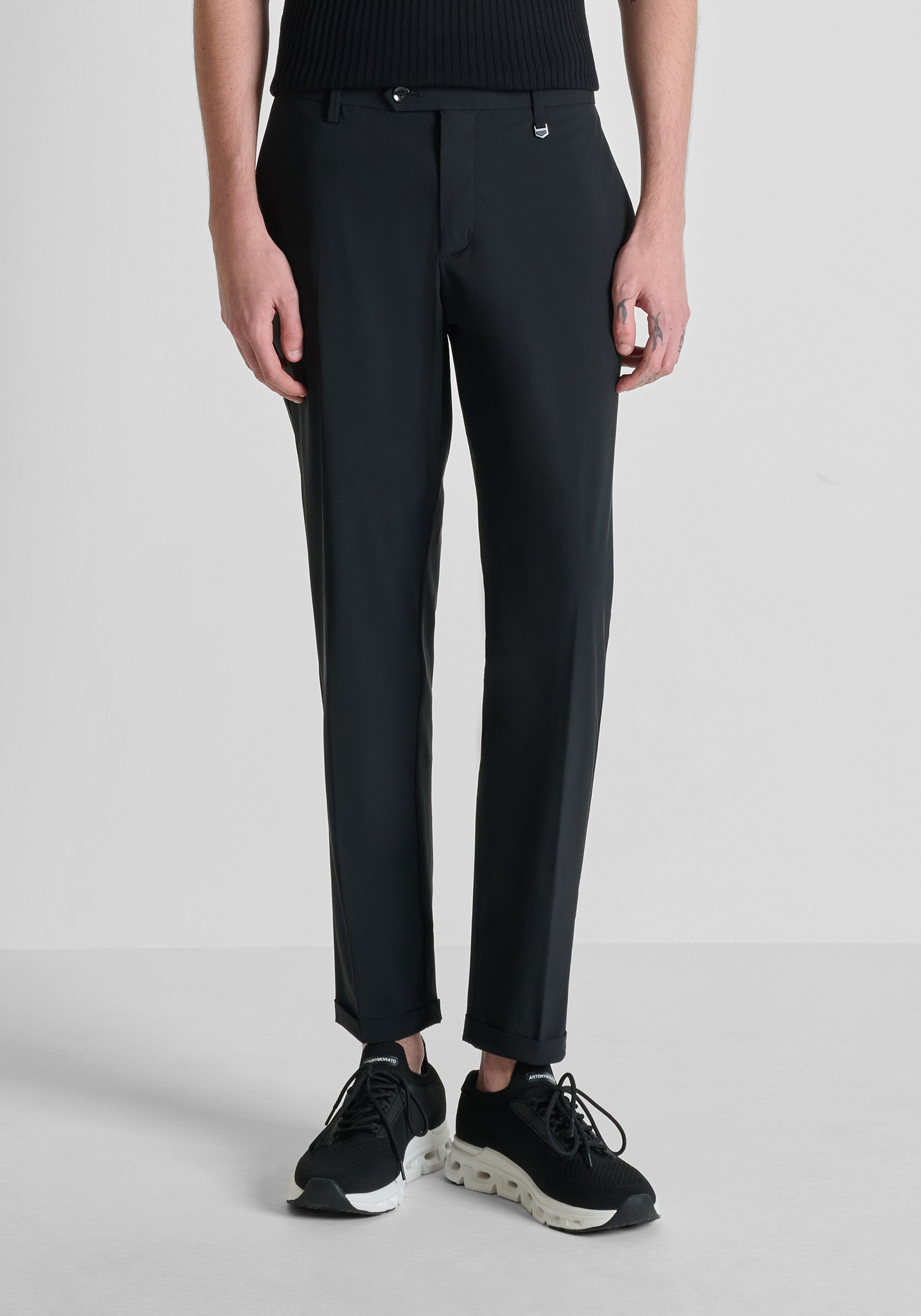 PANTALONES TOBILLEROS SLIM FIT «RAD» DE TEJIDO TÉCNICO BI-STRETCH