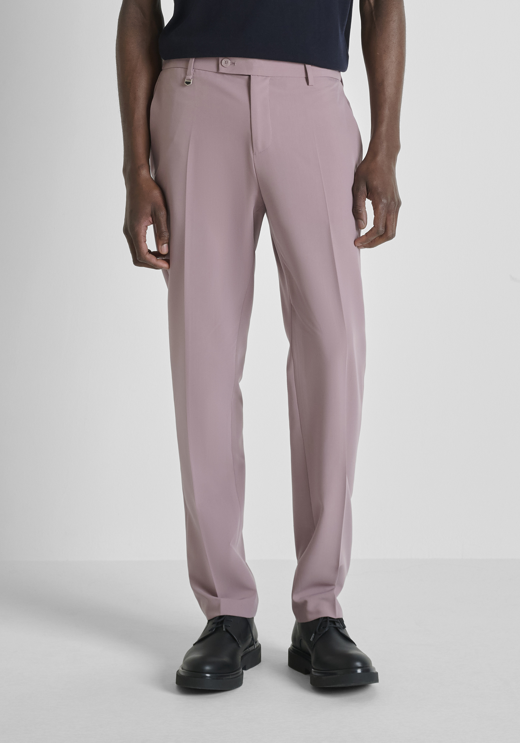 PANTALONES REGULAR FIT «CORA» DE MEZCLA DE VISCOSA ELÁSTICA