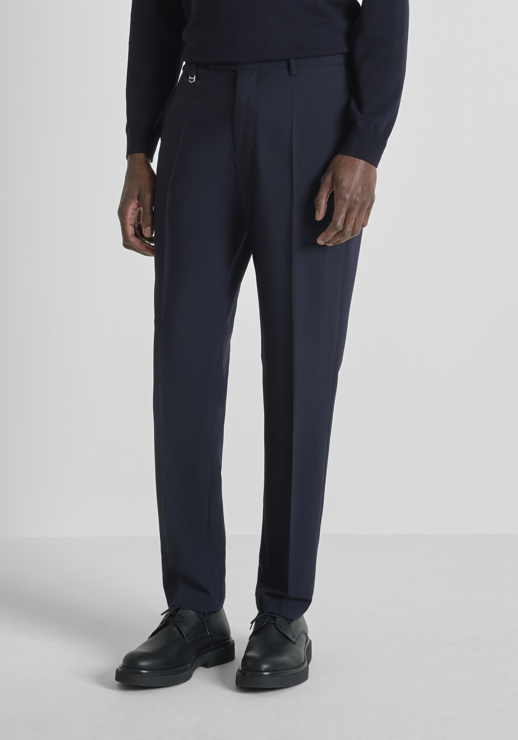 PANTALONES REGULAR FIT «CORA» DE MEZCLA DE VISCOSA ELÁSTICA