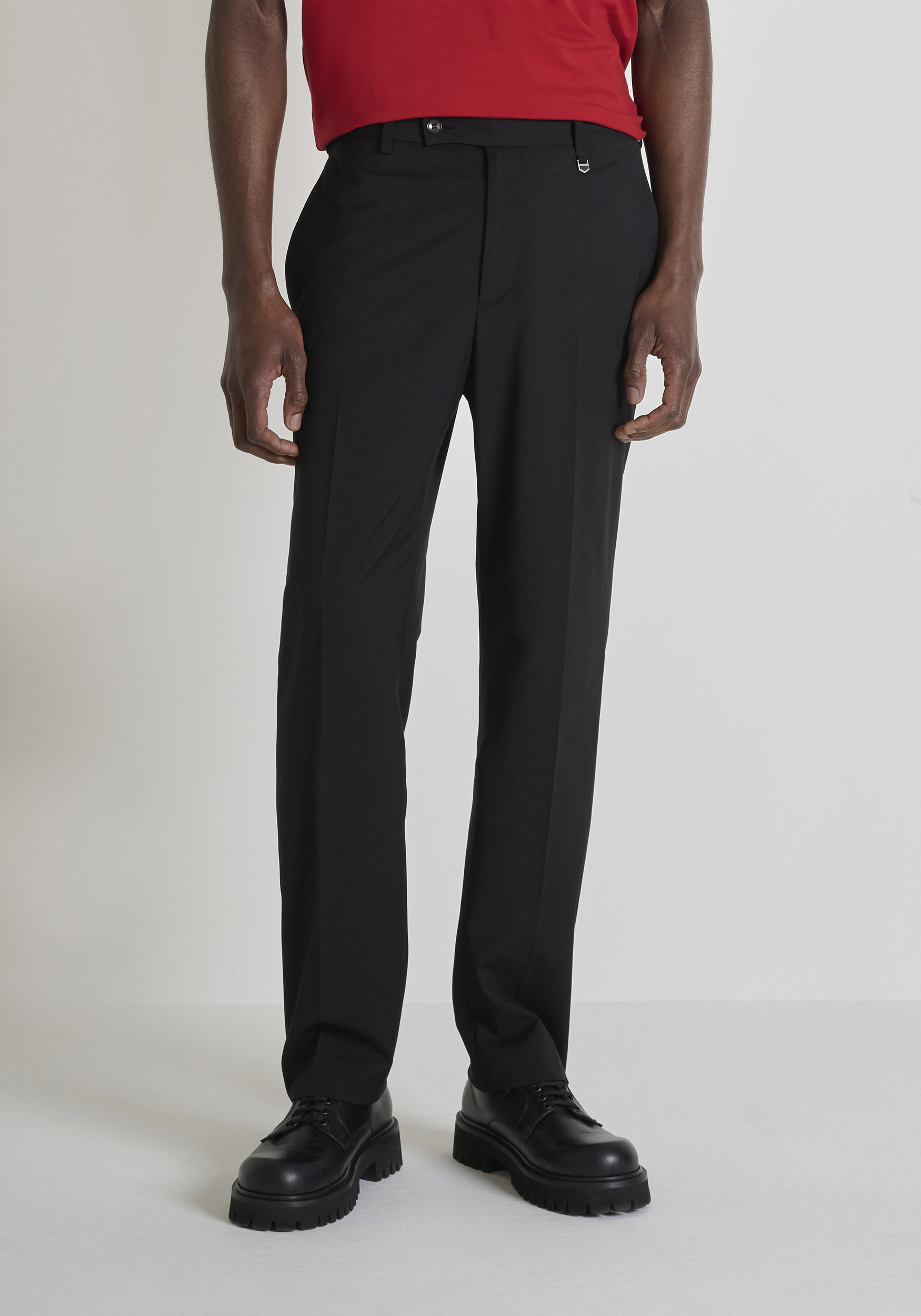 PANTALONES RELAXED FIT «EVAN» DE MEZCLA DE VISCOSA ELÁSTICA