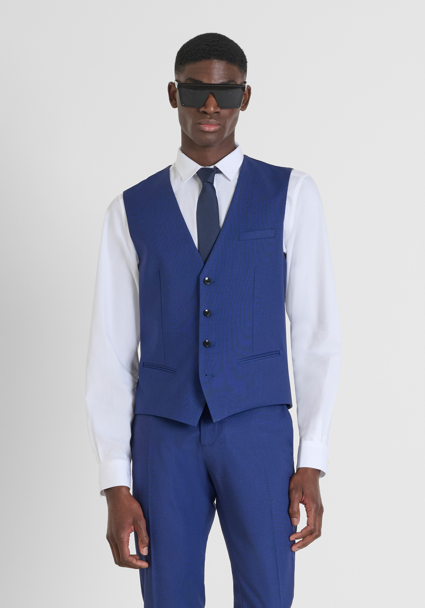 VEST SLIM FIT IN STRETCH VISCOSE BLEND WITH MICRO PATTERN