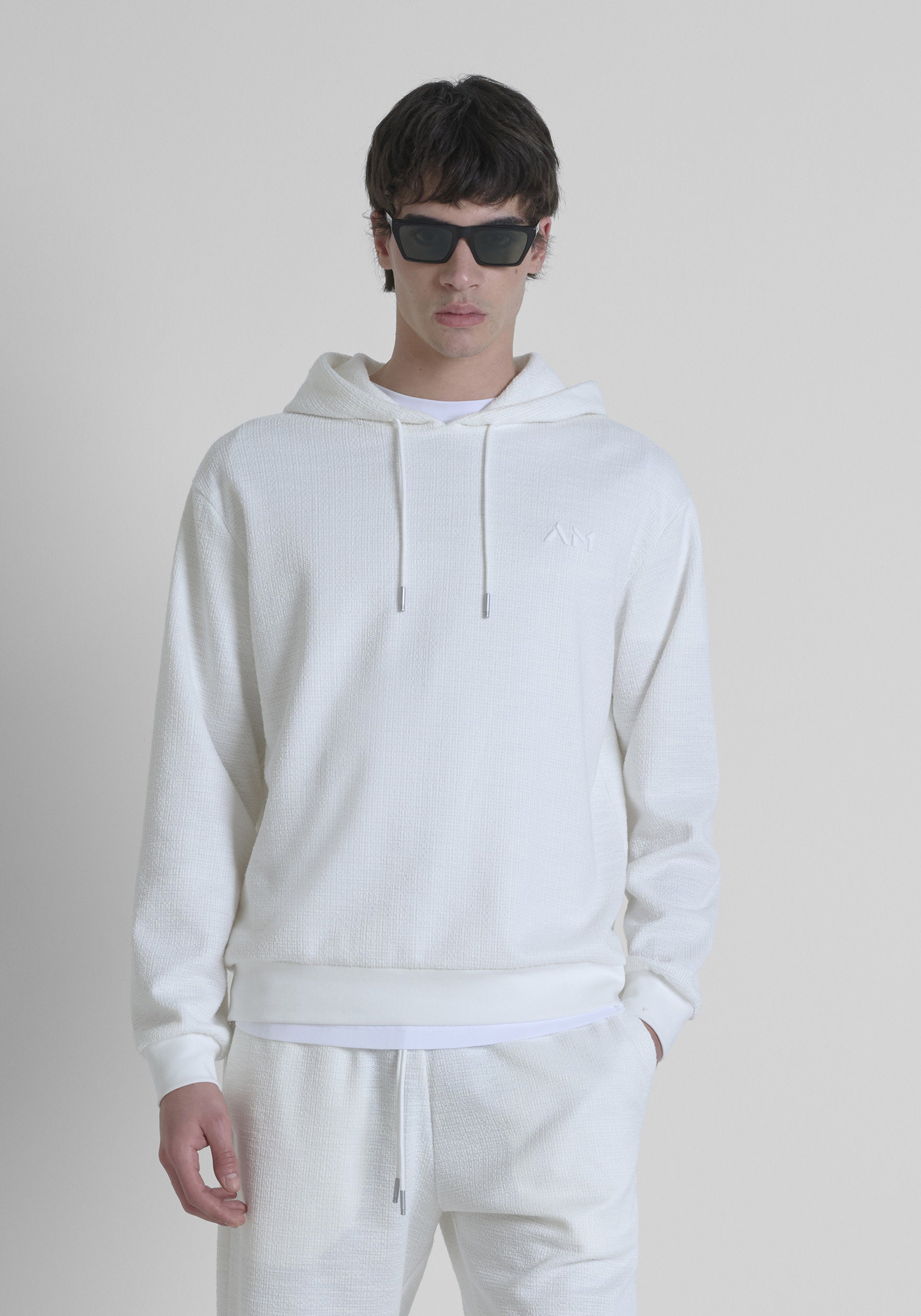 FELPA CON CAPPUCCIO RELAXED FIT IN MISTO COTONE CON LOGO RICAMATO