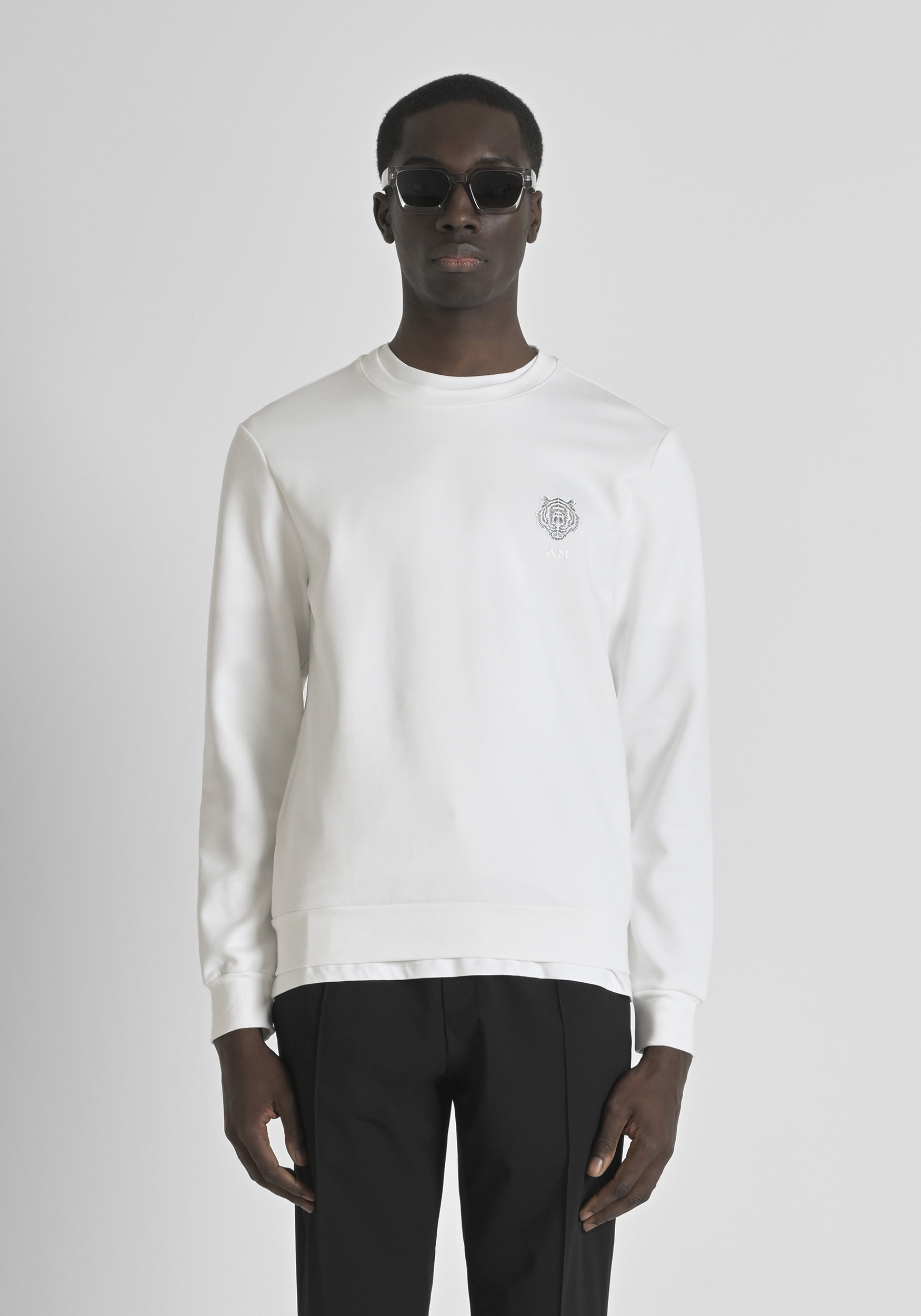 FELPA SLIM FIT IN MISTO COTONE CON STAMPA TIGRE GOMMATA