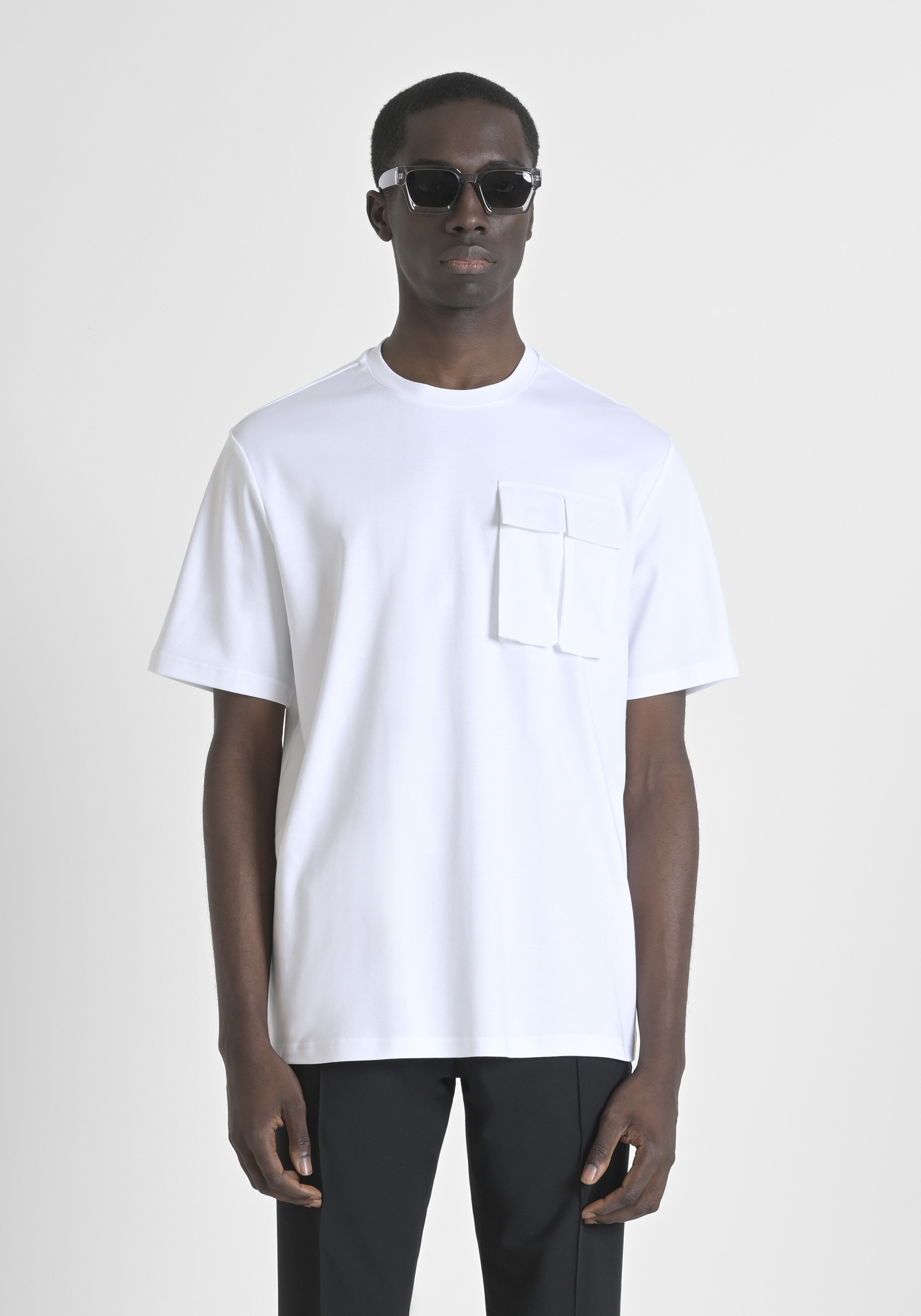 T-SHIRT RELAXED FIT IN JERSEY DI COTONE CON LOGO POSTERIORE