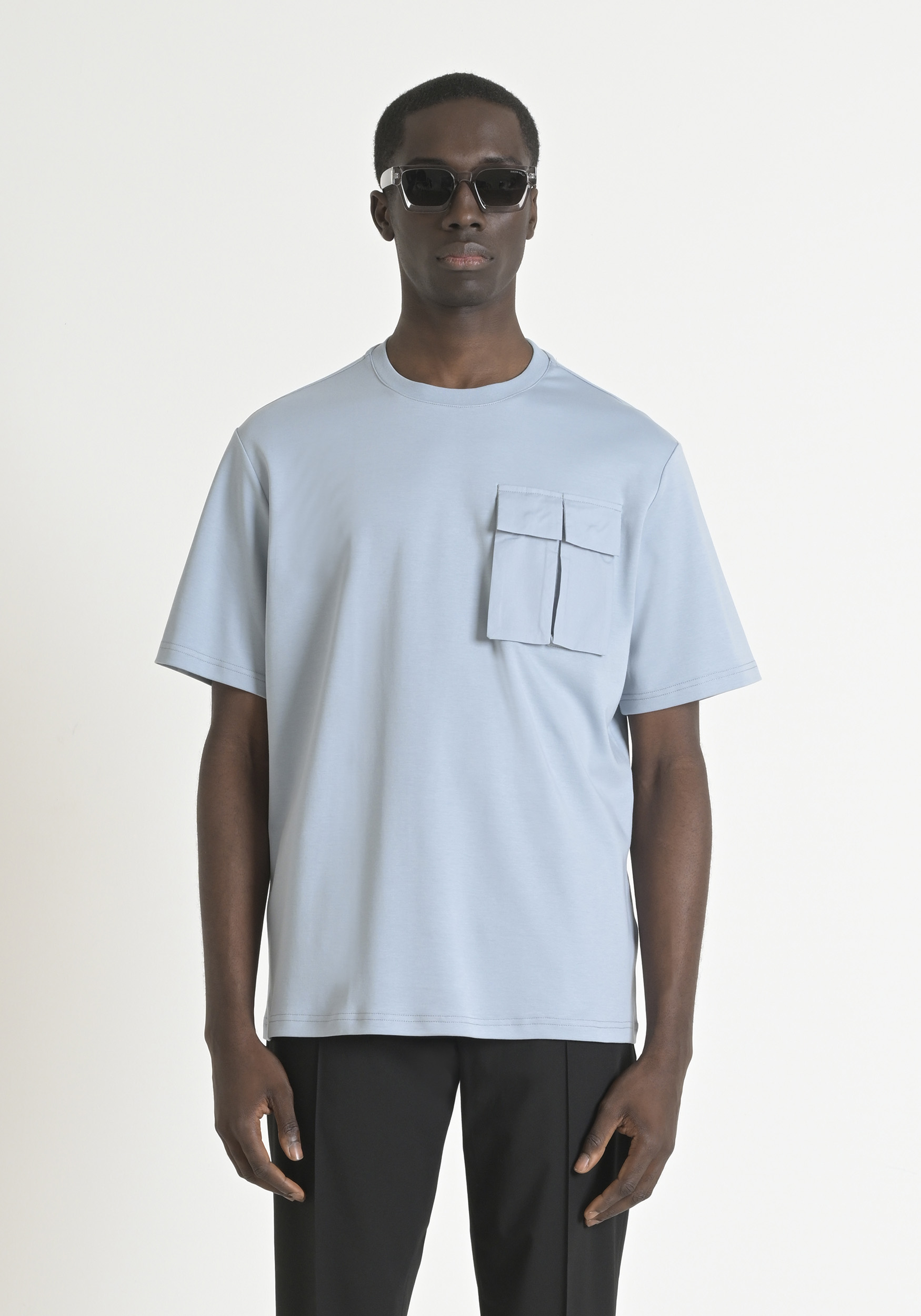 T-SHIRT RELAXED FIT IN JERSEY DI COTONE CON LOGO POSTERIORE
