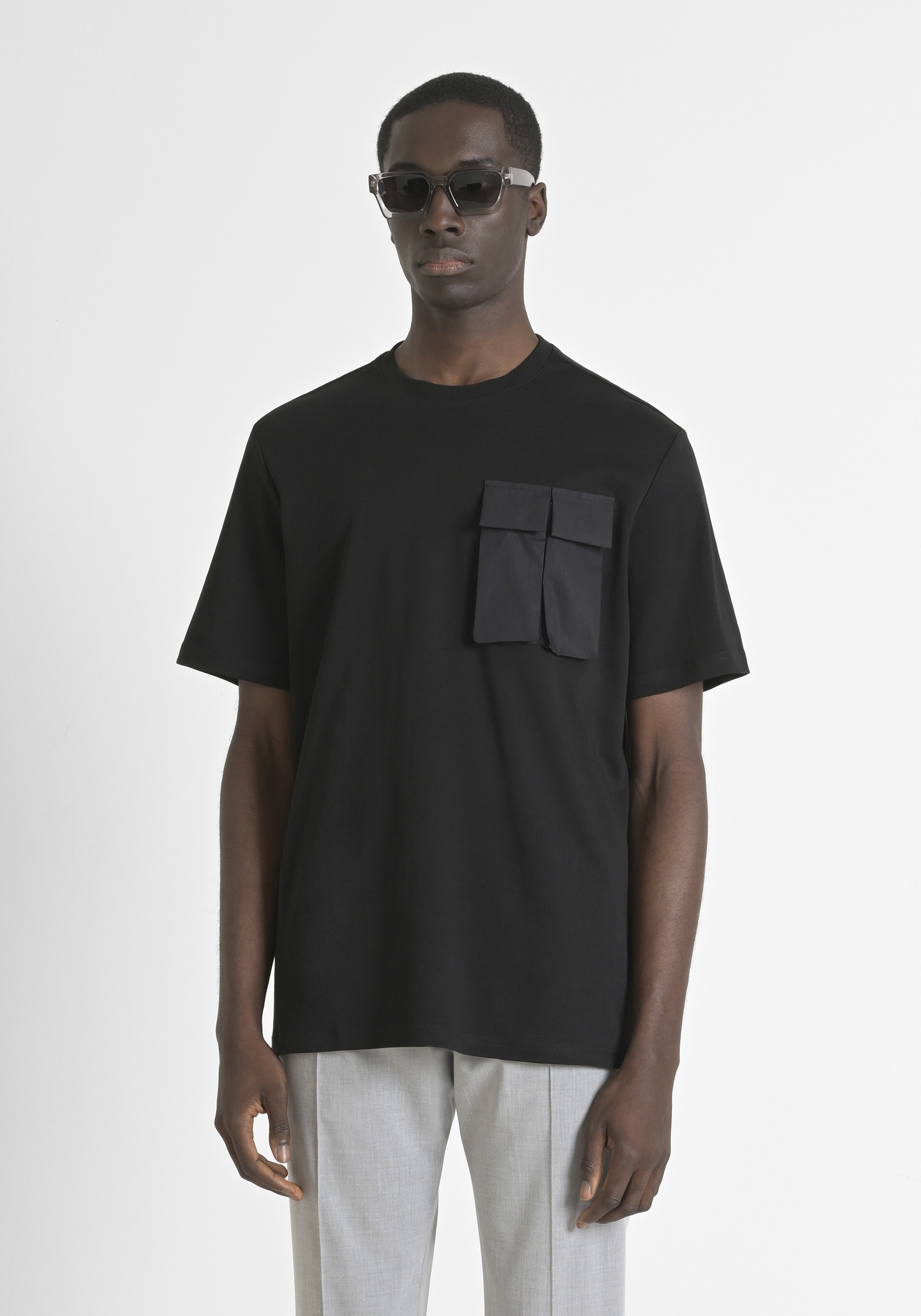 T-SHIRT RELAXED FIT IN JERSEY DI COTONE CON LOGO POSTERIORE