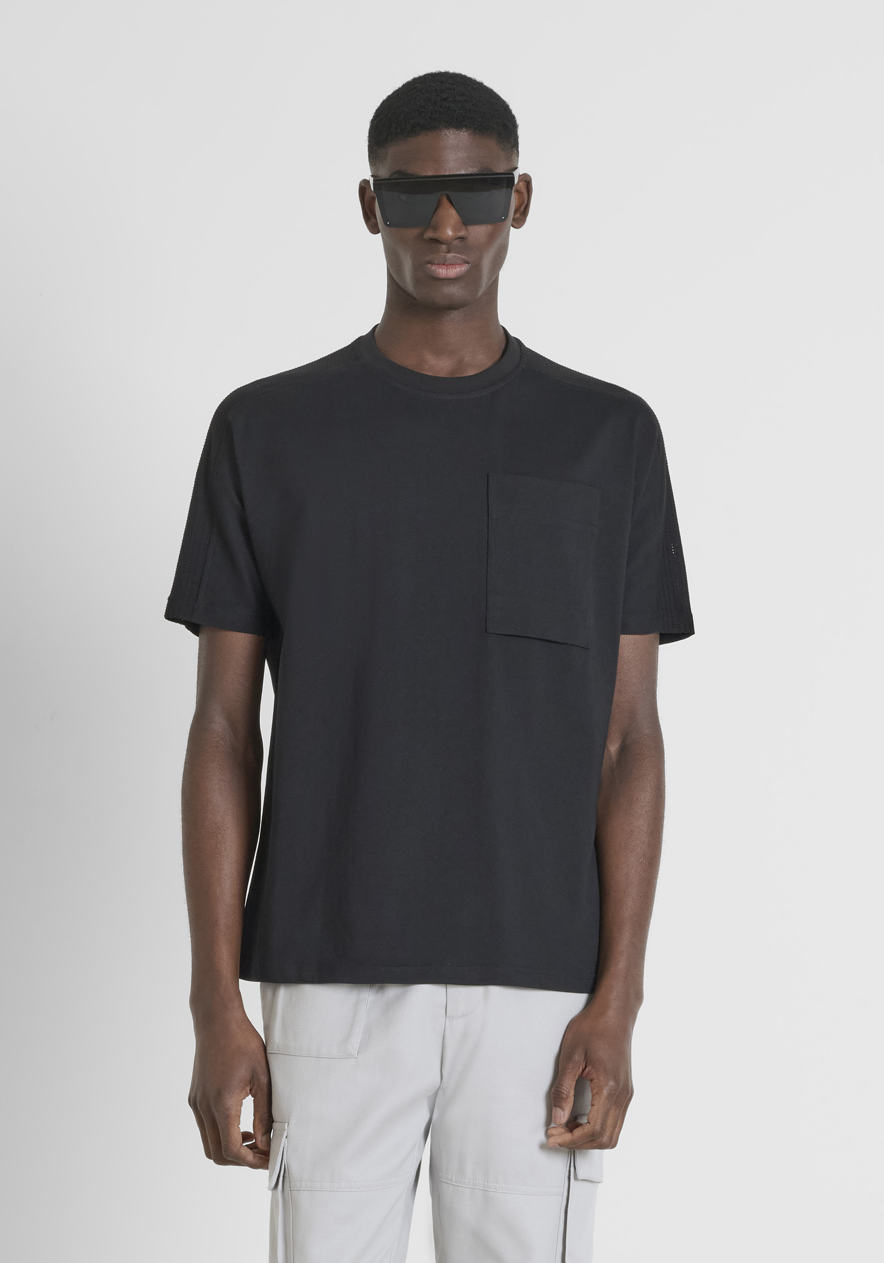 T-SHIRT RELAXED FIT IN JERSEY DI COTONE MOTIVO A RETE CON LOGO