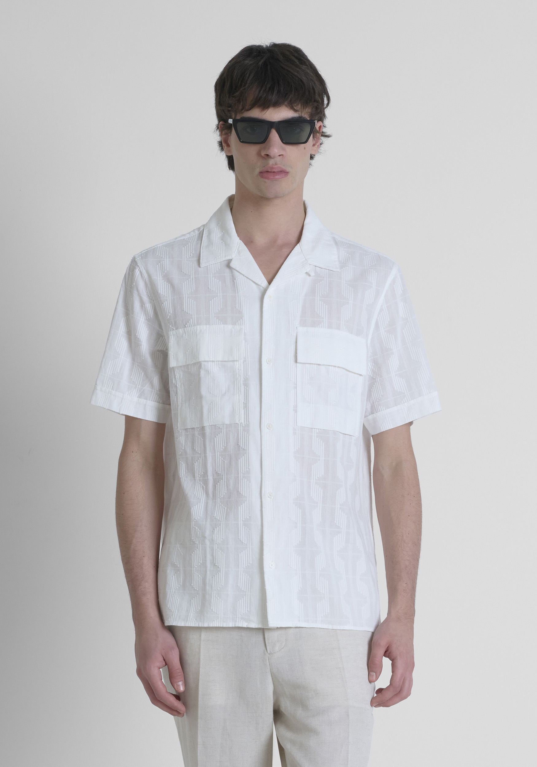 CAMICIA RELAXED STRAIGTH FIT "HILO" IN COTONE CON STAMPA GEOMETRICA