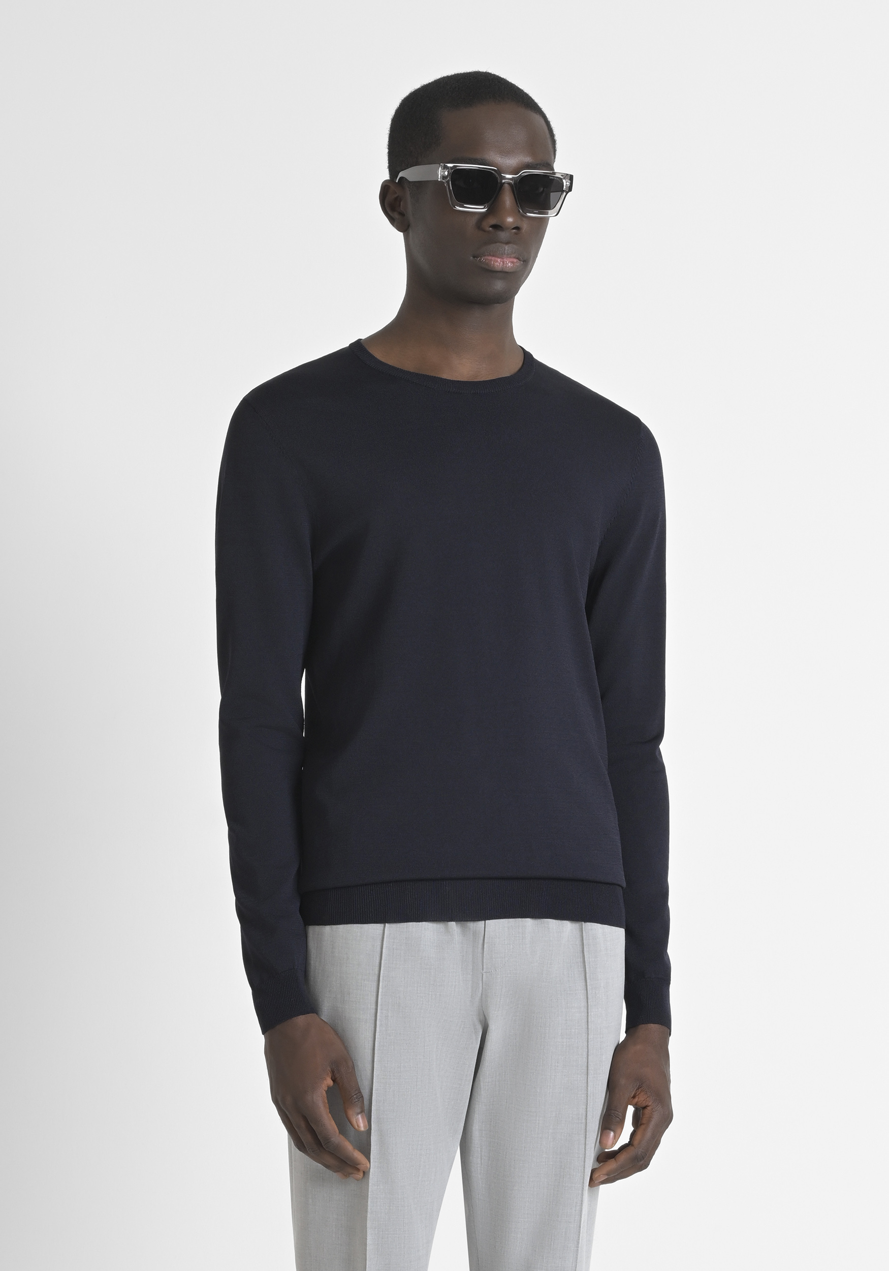 MAGLIA SUPER SLIM FIT IN MISTO VISCOSA FILATO SUPER FINE