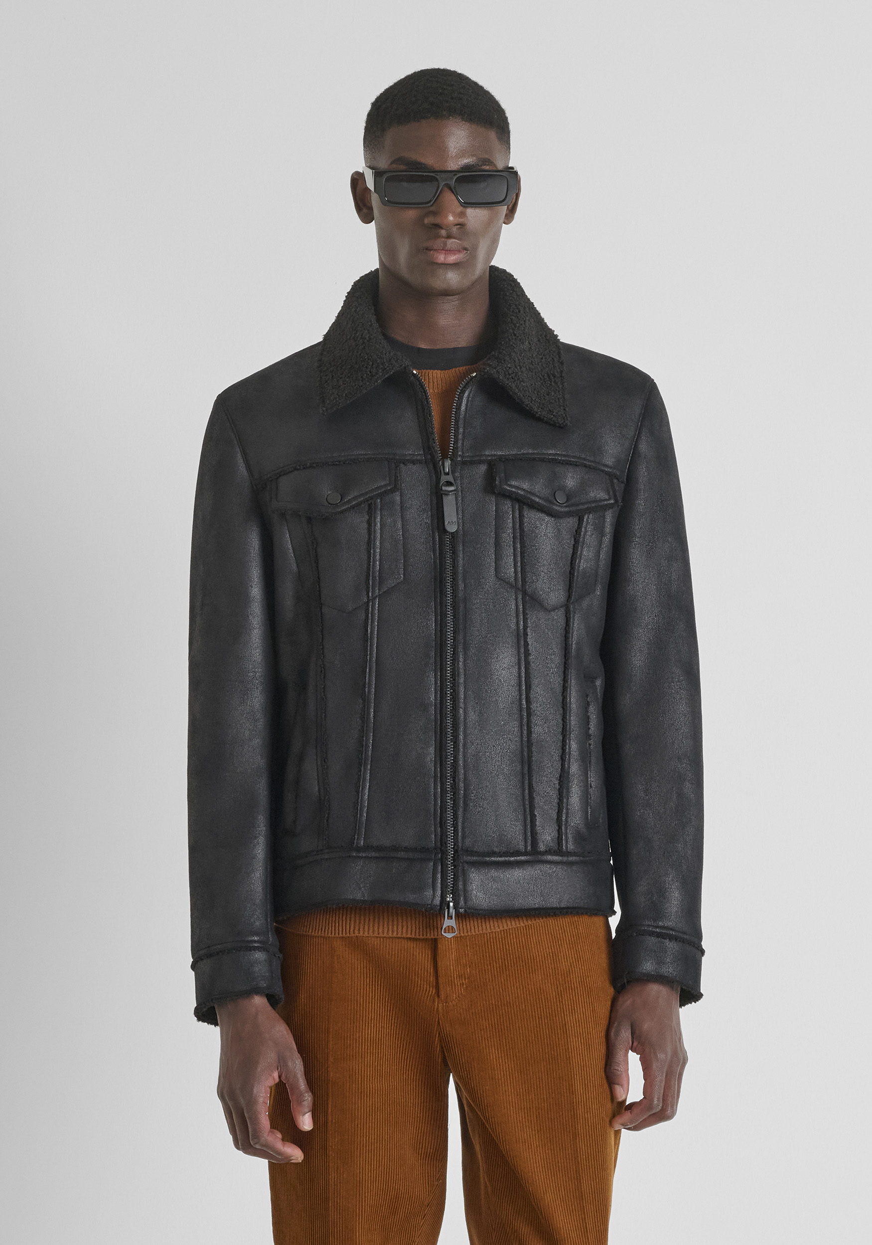 CHAQUETA REGULAR FIT EN TEJIDO EFECTO SUAVE