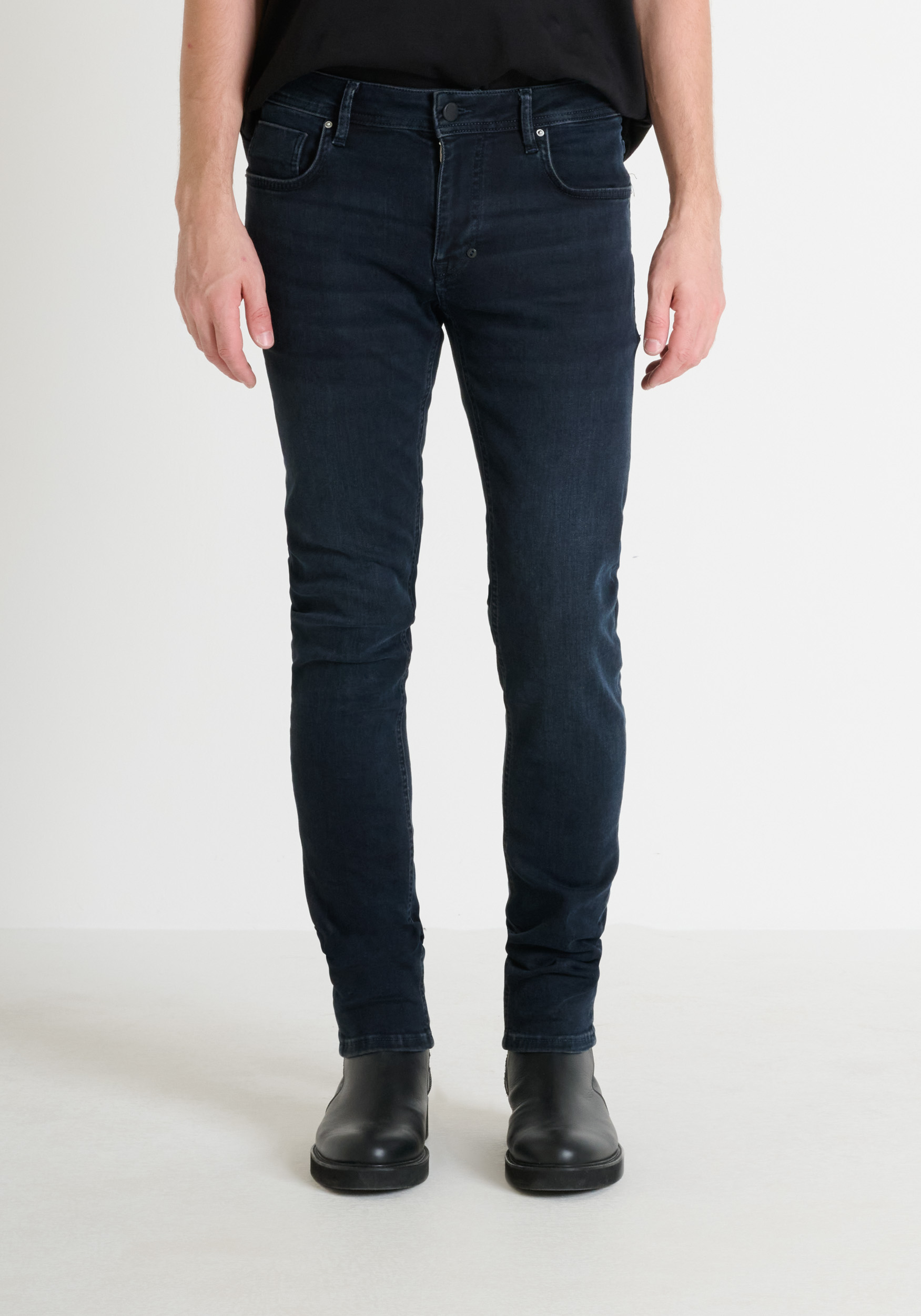 VAQUEROS «OZZY» TAPERED FIT DE STRETCH DENIM ICONIC AZUL