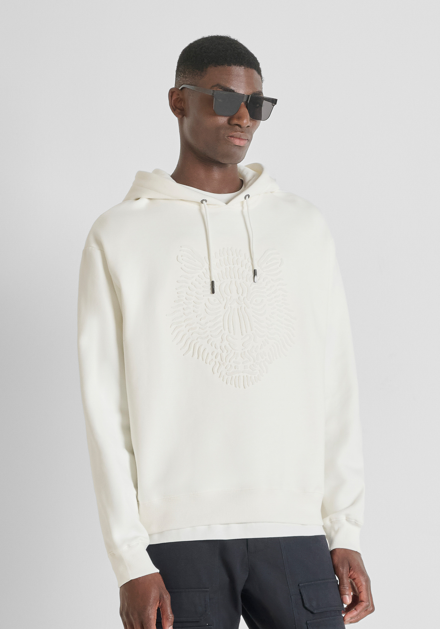 SUDADERA CON CAPUCHA REGULAR FIT EN MEZCLA DE ALGODÓN