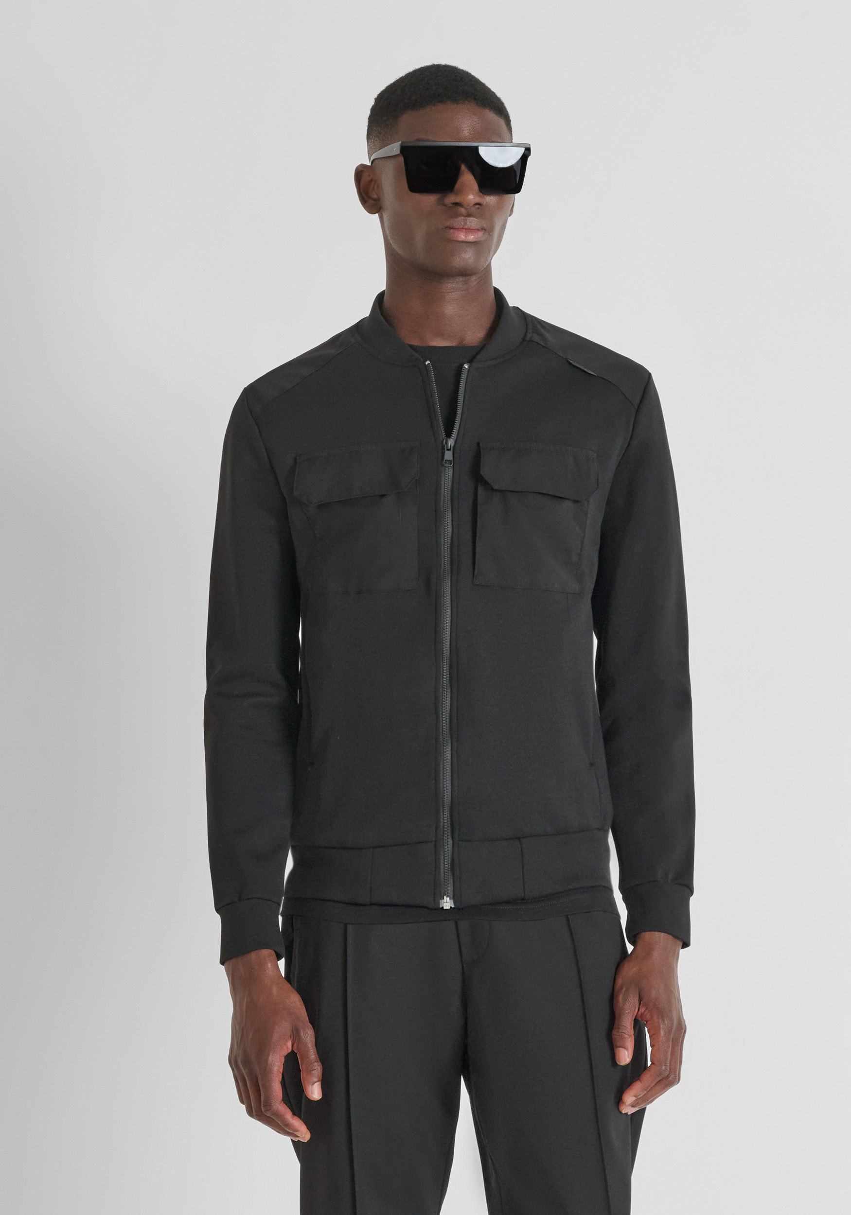 SUDADERA CON CREMALLERA SLIM FIT EN MEZCLA ALGODÓN CON BOLSILLOS