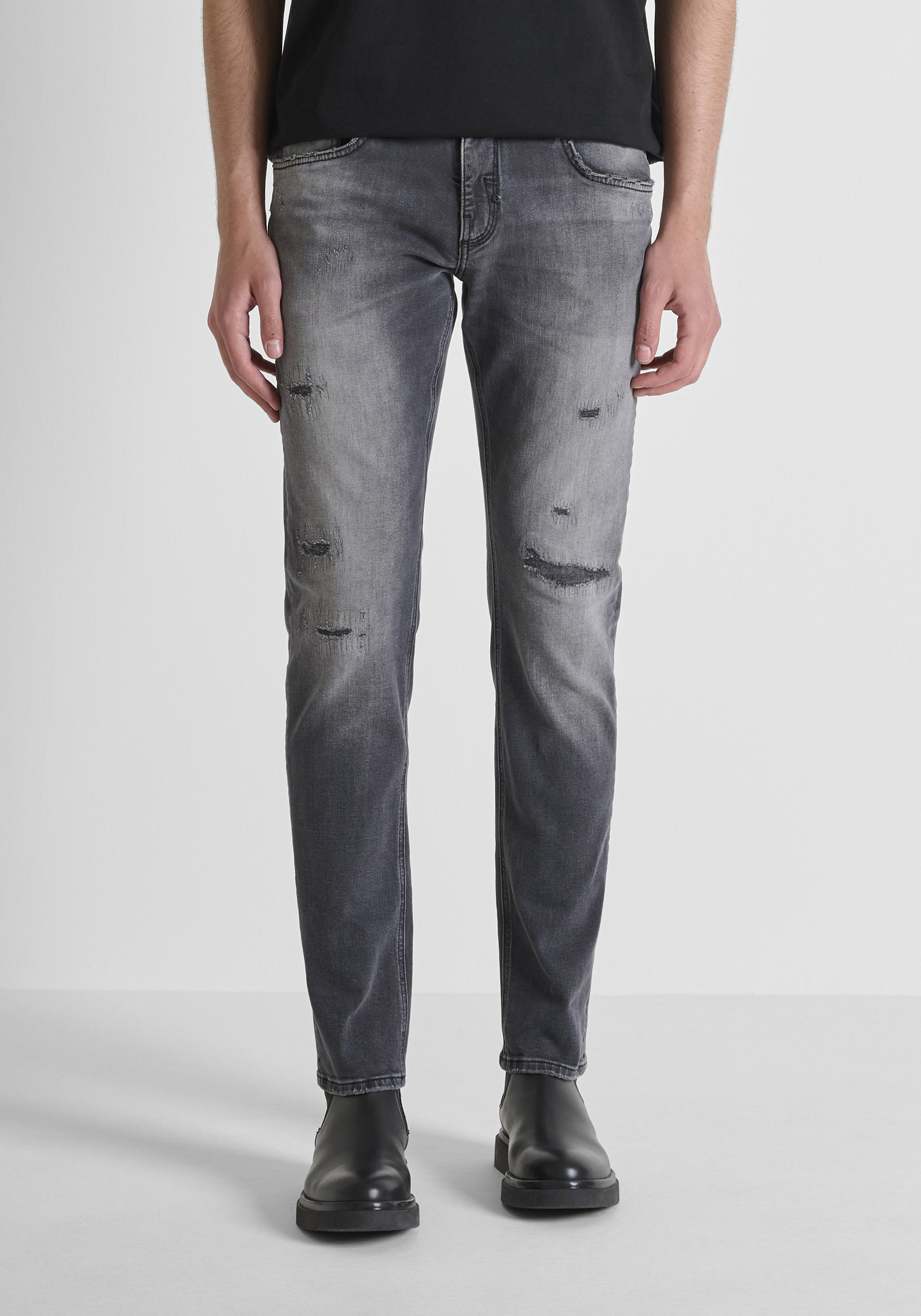 JEANS COMFORT TAPERED FIT "KURT" IN DENIM NERO CON STRAPPI