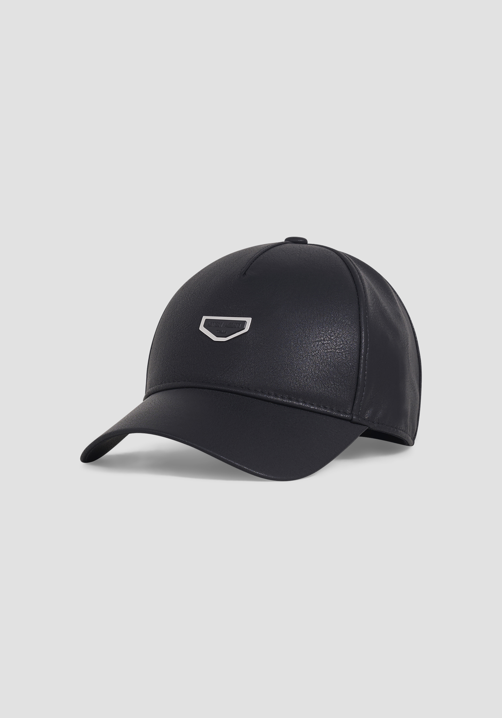 Cappello baseball nero in similpelle con logo 3D e chiusura regolabile